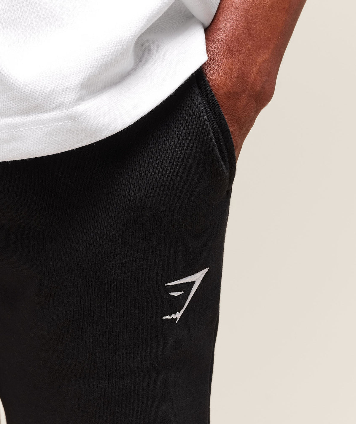 gymshark-crest-tall-joggers-black-ss25