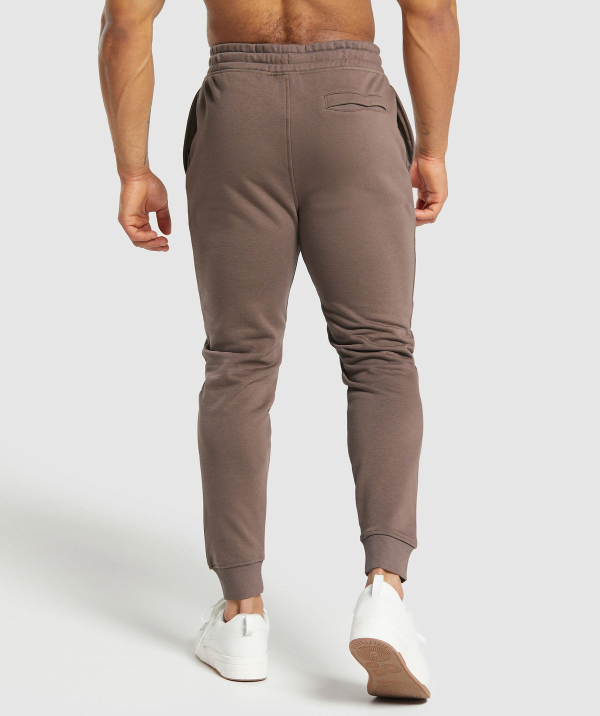 gymshark-crest-joggers-truffle-brown-ss23