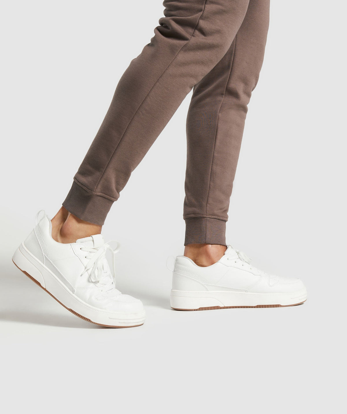 gymshark-crest-joggers-truffle-brown-ss23