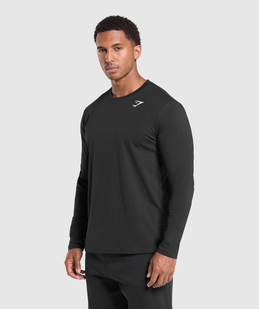 gymshark-crest-long-sleeve-t-shirt-black-ss22