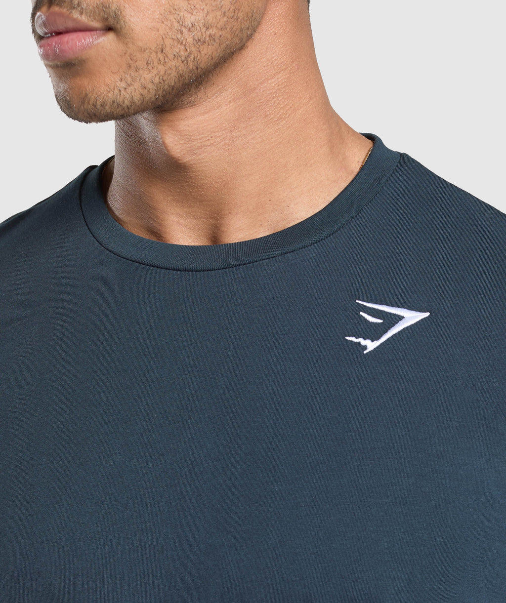 gymshark-crest-long-sleeve-t-shirt-navy-aw22