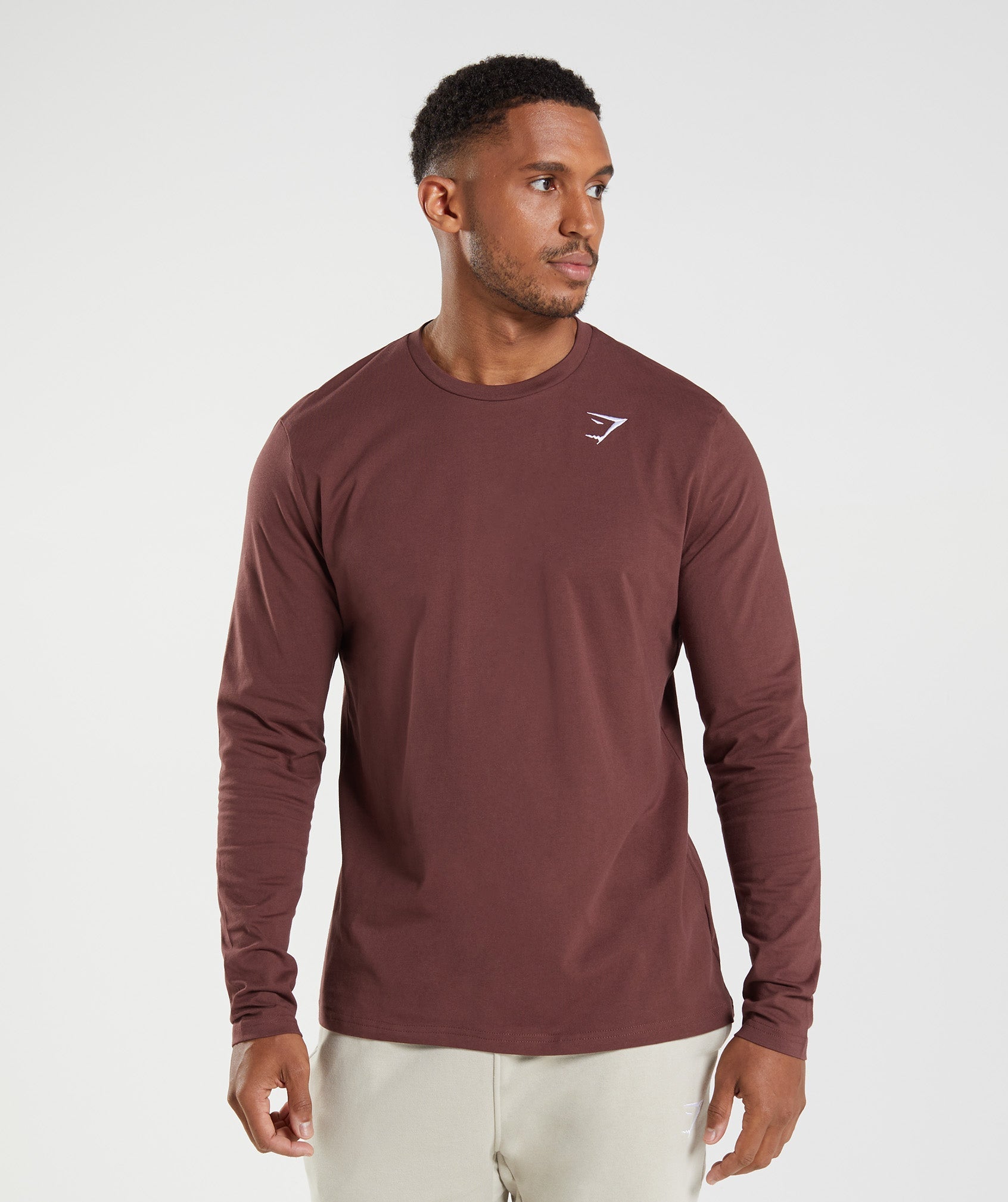 gymshark-crest-long-sleeve-t-shirt-cherry-brown-aw22