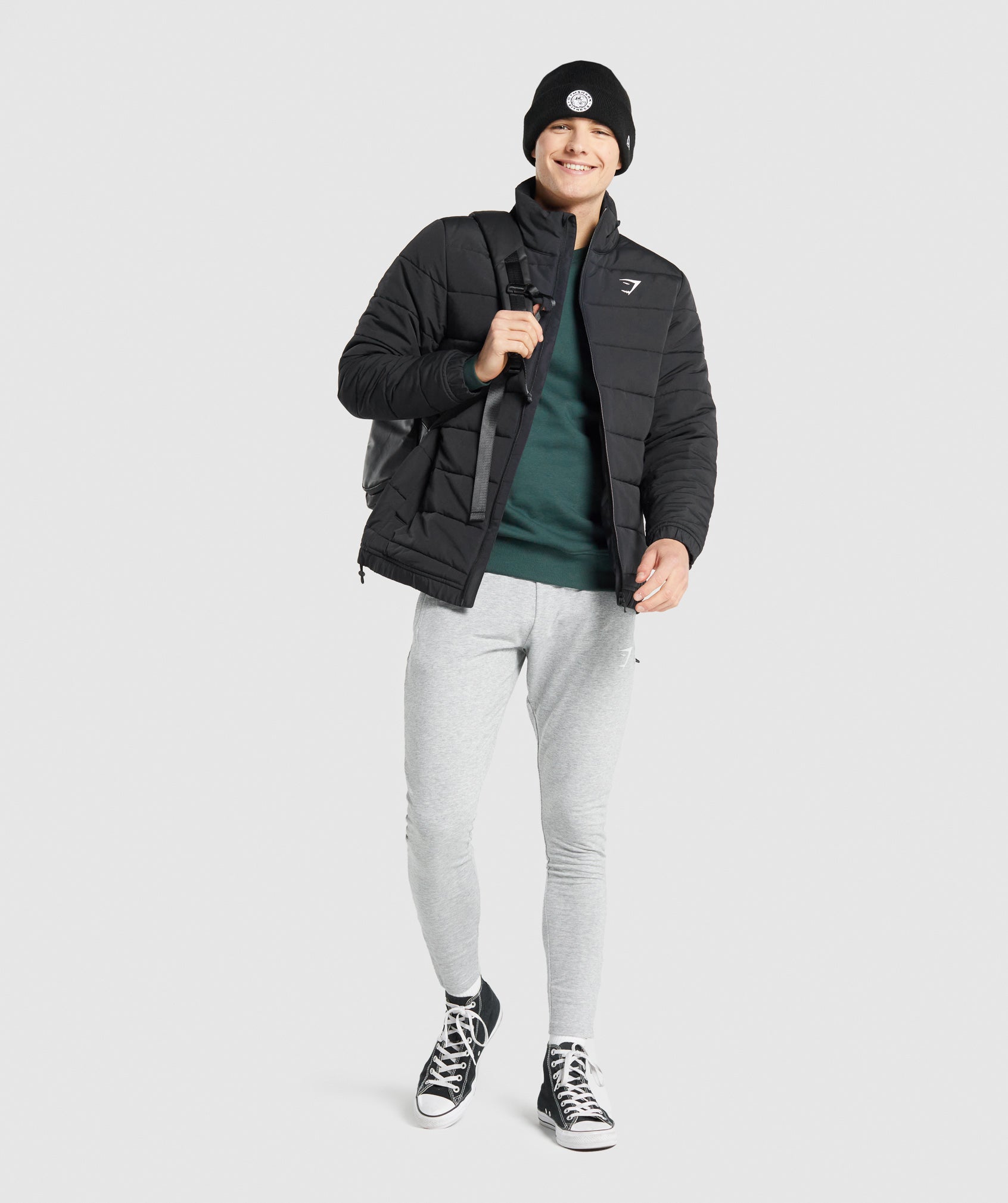 gymshark-crest-puffer-jacket-black-aw21