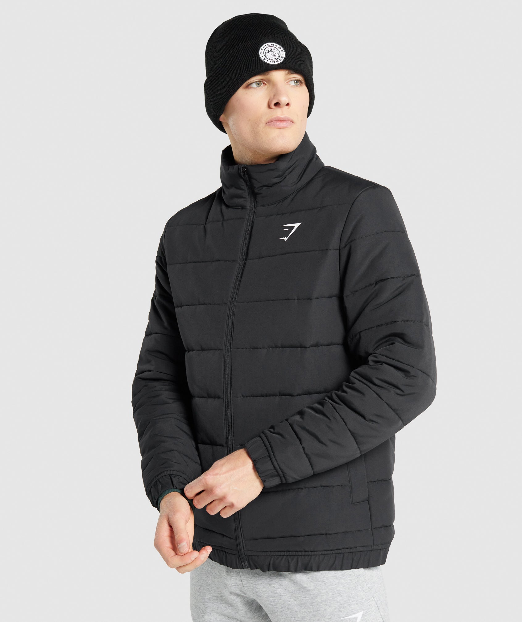 gymshark-crest-puffer-jacket-black-aw21