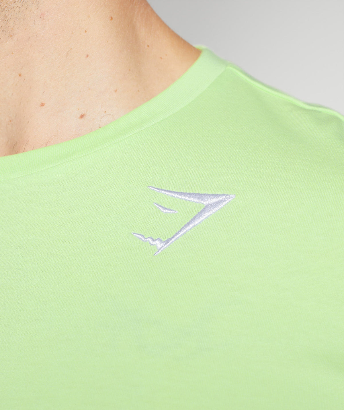 gymshark-crest-t-shirt-kiwi-green-aw22
