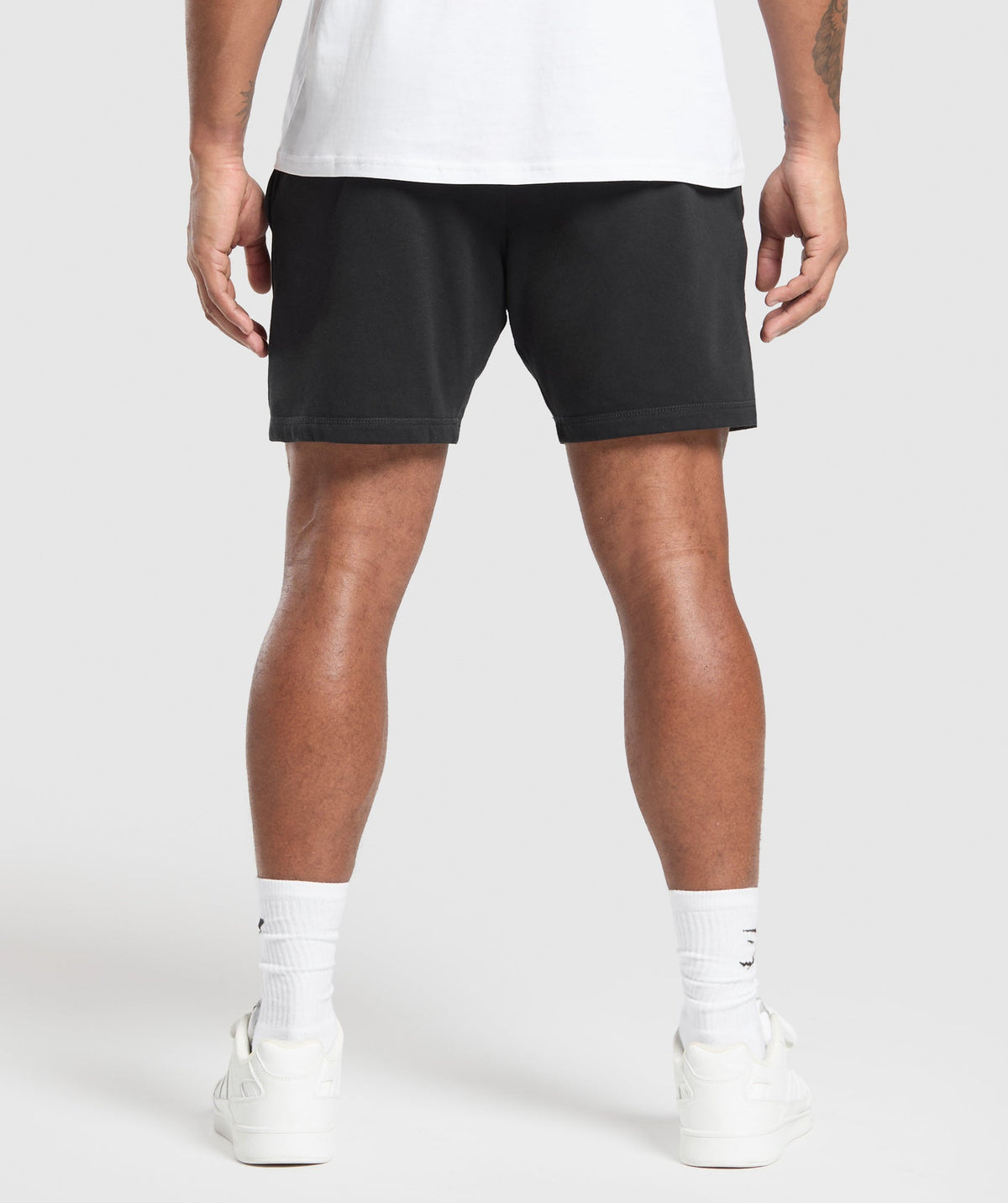 gymshark-crest-7-shorts-black-ss22