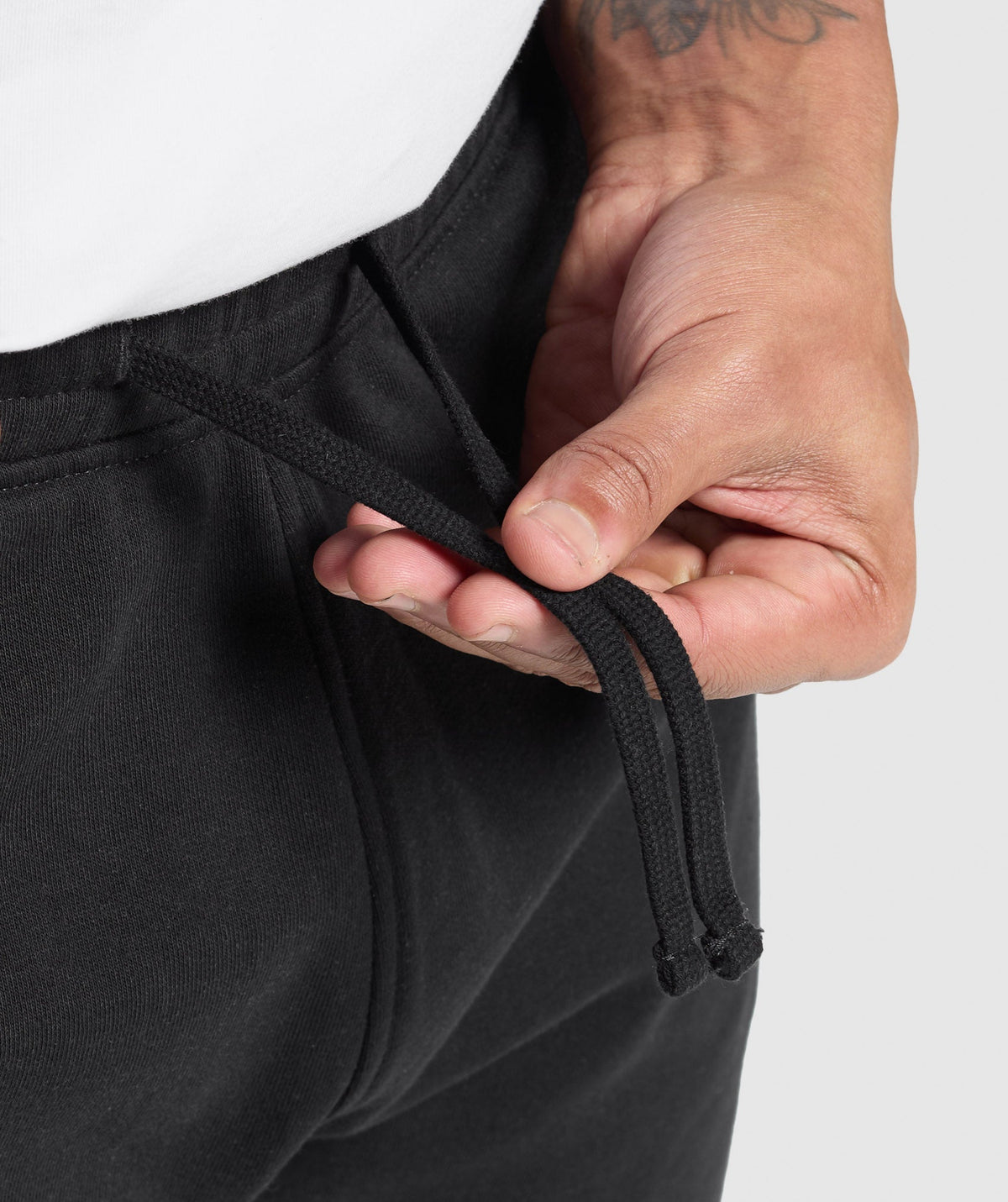 gymshark-crest-7-shorts-black-ss22
