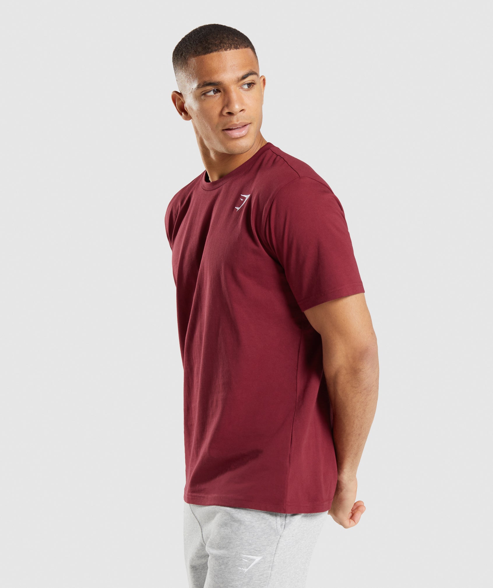 gymshark-crest-t-shirt-burgundy-red-ss22