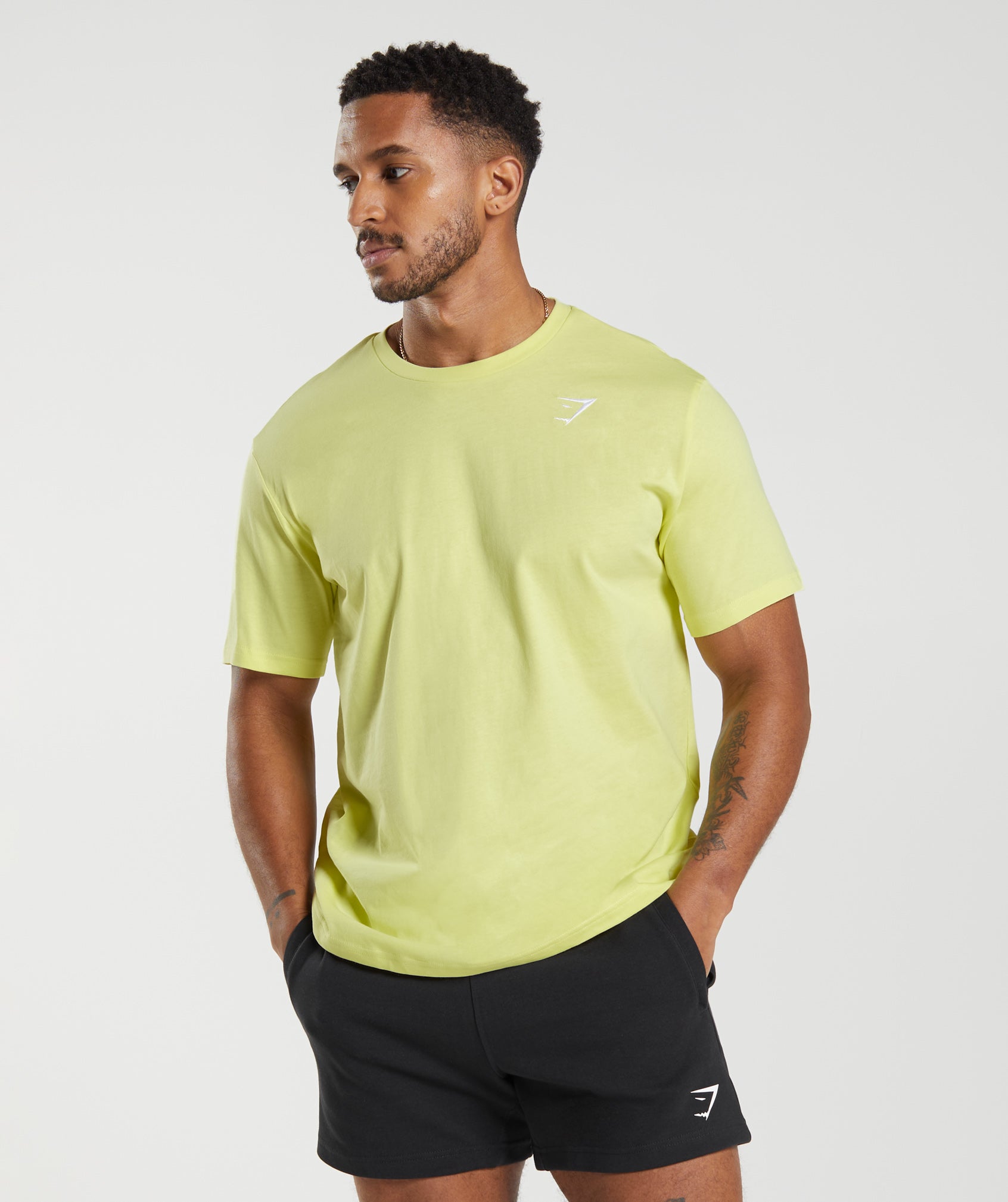 gymshark-crest-t-shirt-firefly-green-ss23