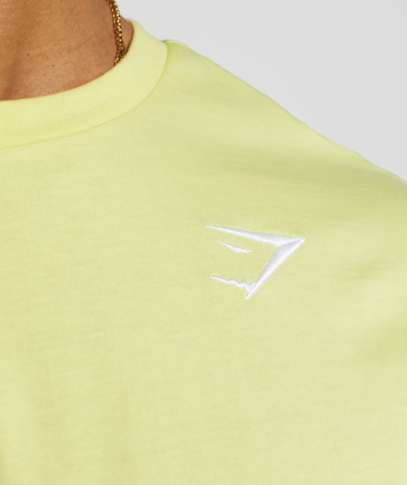 gymshark-crest-t-shirt-firefly-green-ss23