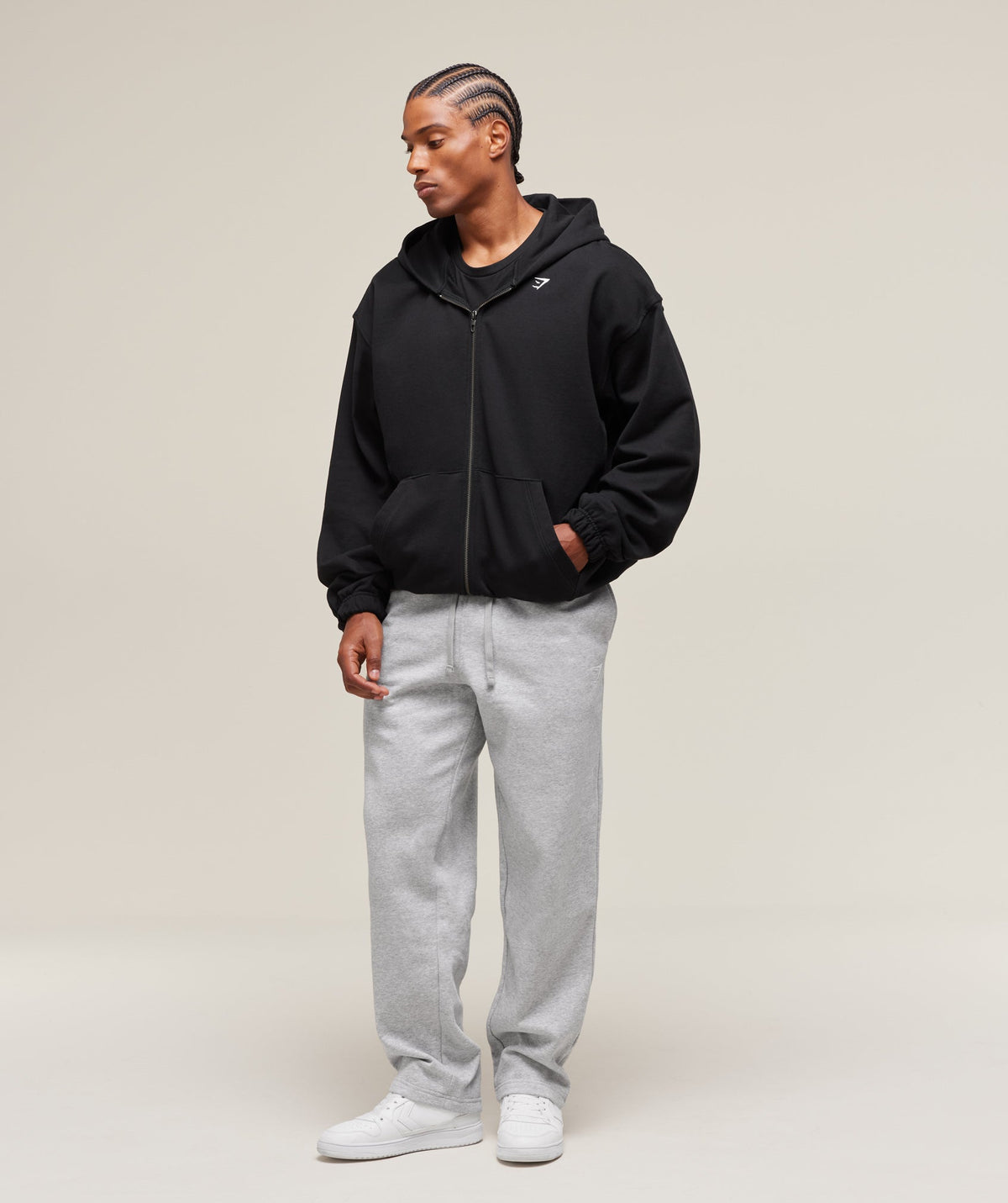 gymshark-crest-straight-leg-joggers-light-grey-marl-aw23