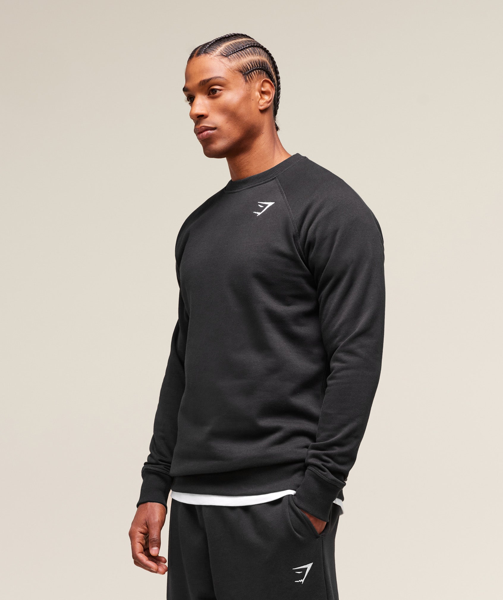 gymshark-crest-sweatshirt-black-ss22