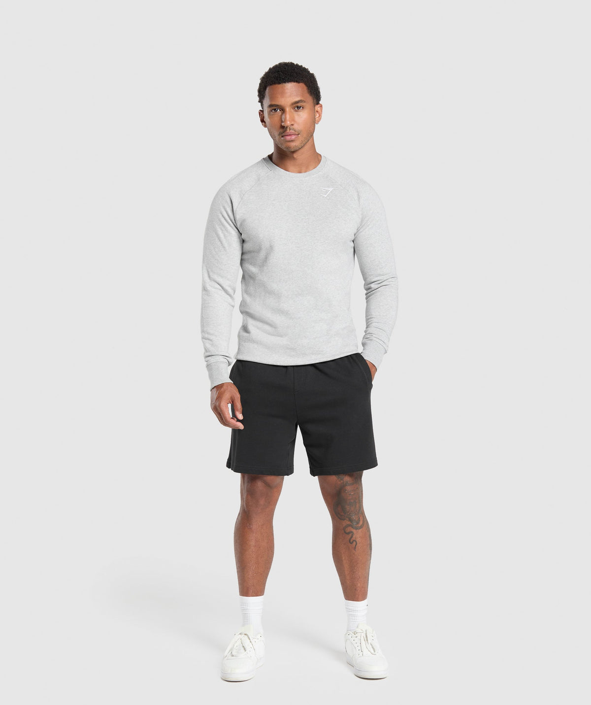 gymshark-crest-sweatshirt-light-grey-marl-aw22