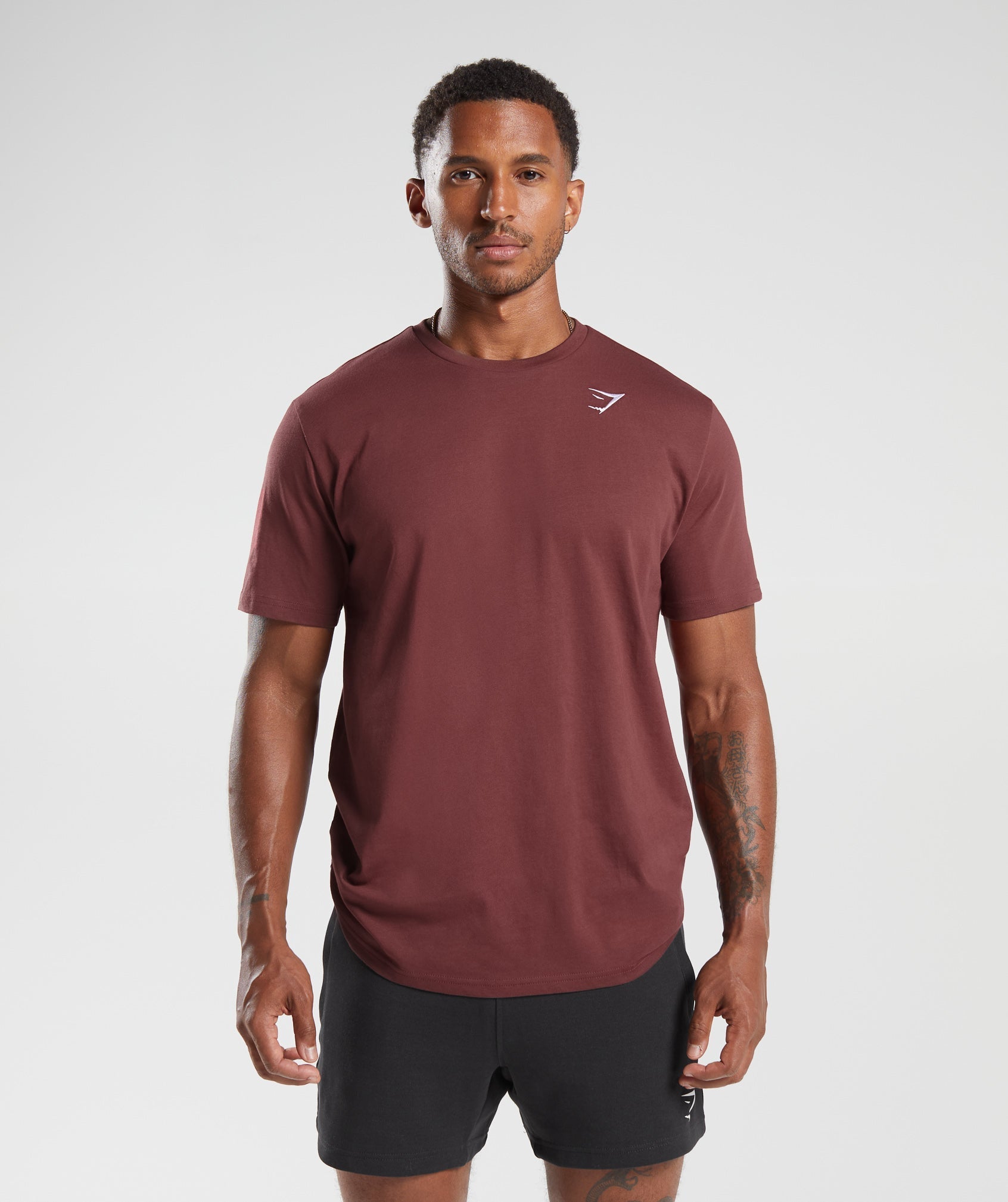 gymshark-crest-t-shirt-washed-burgundy-aw23