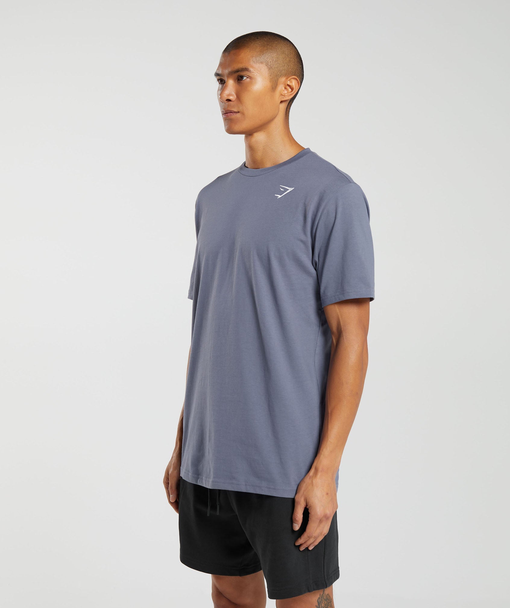 gymshark-crest-t-shirt-dewberry-purple-aw23