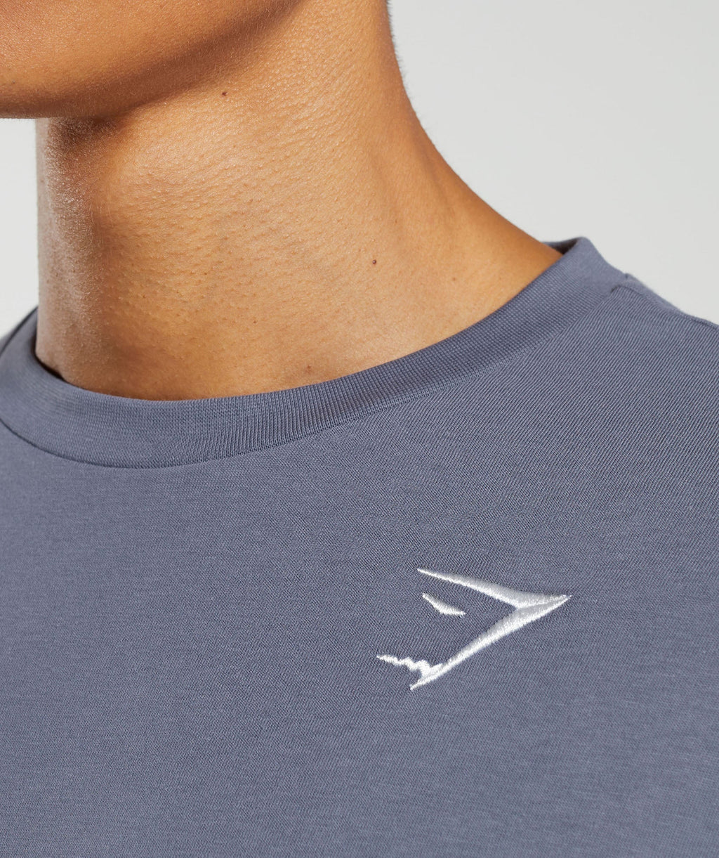 gymshark-crest-t-shirt-dewberry-purple-aw23