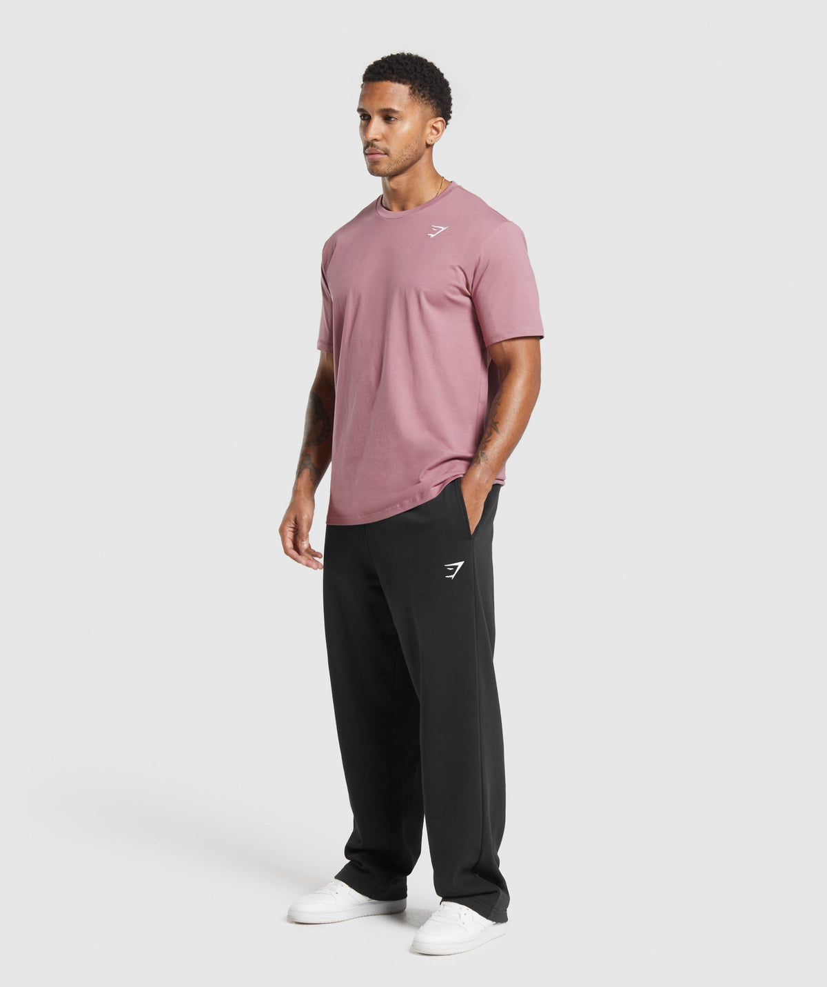 gymshark-crest-t-shirt-calm-pink-ss25
