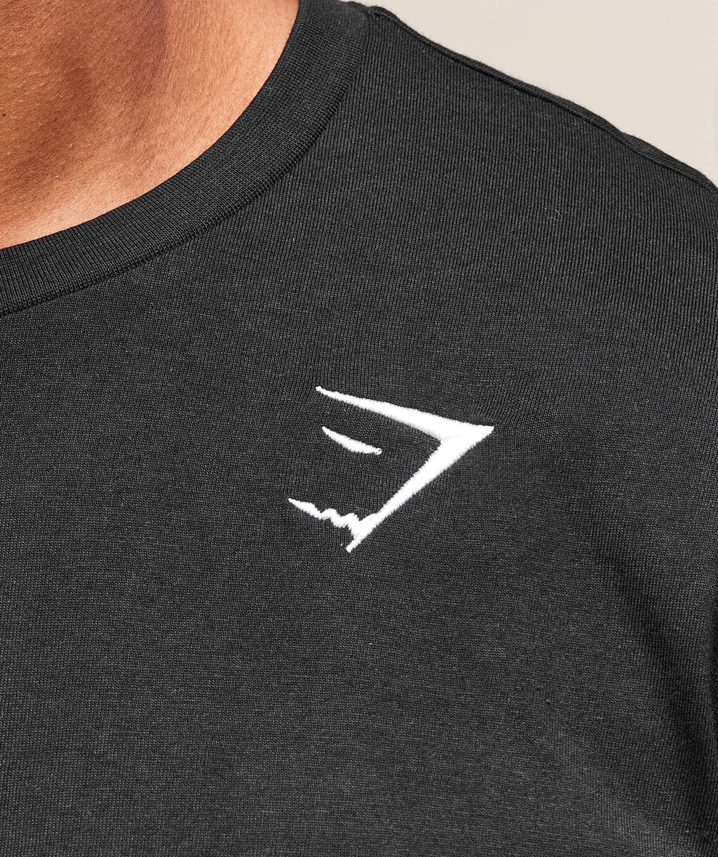 gymshark-crest-t-shirt-tall-black-ss25