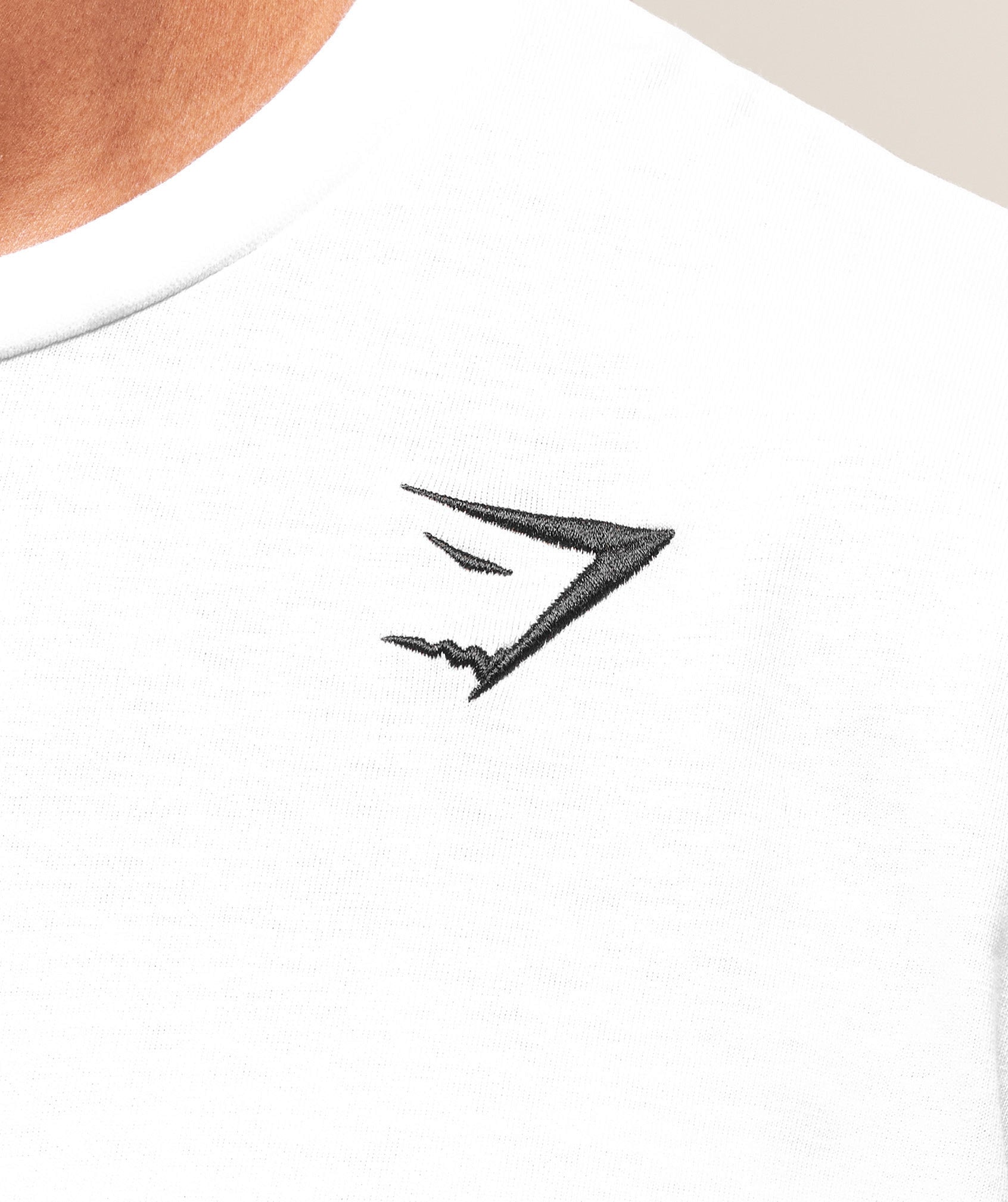 gymshark-crest-t-shirt-tall-white-ss25