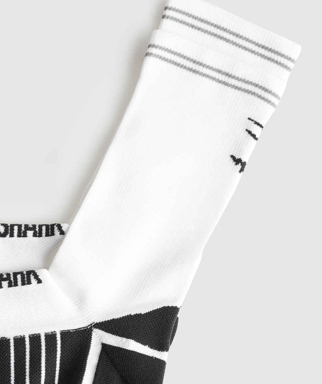 gymshark-crew-running-socks-white-black-aw24