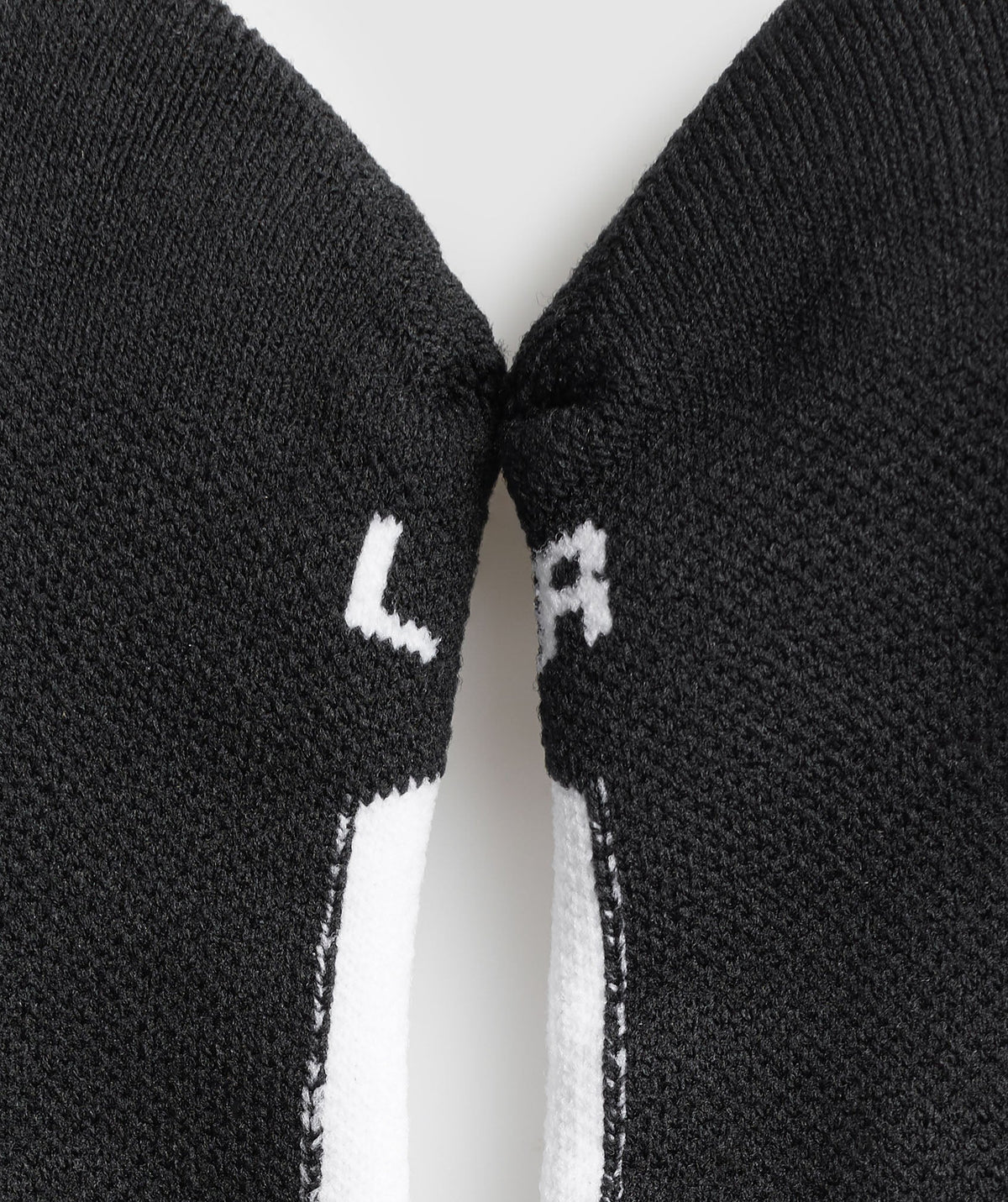 gymshark-crew-running-socks-white-black-aw24
