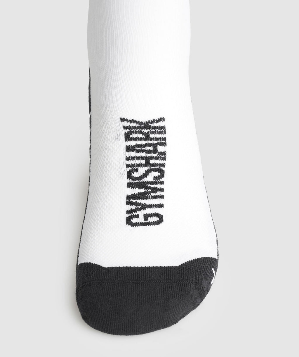 gymshark-crew-running-socks-white-black-aw24