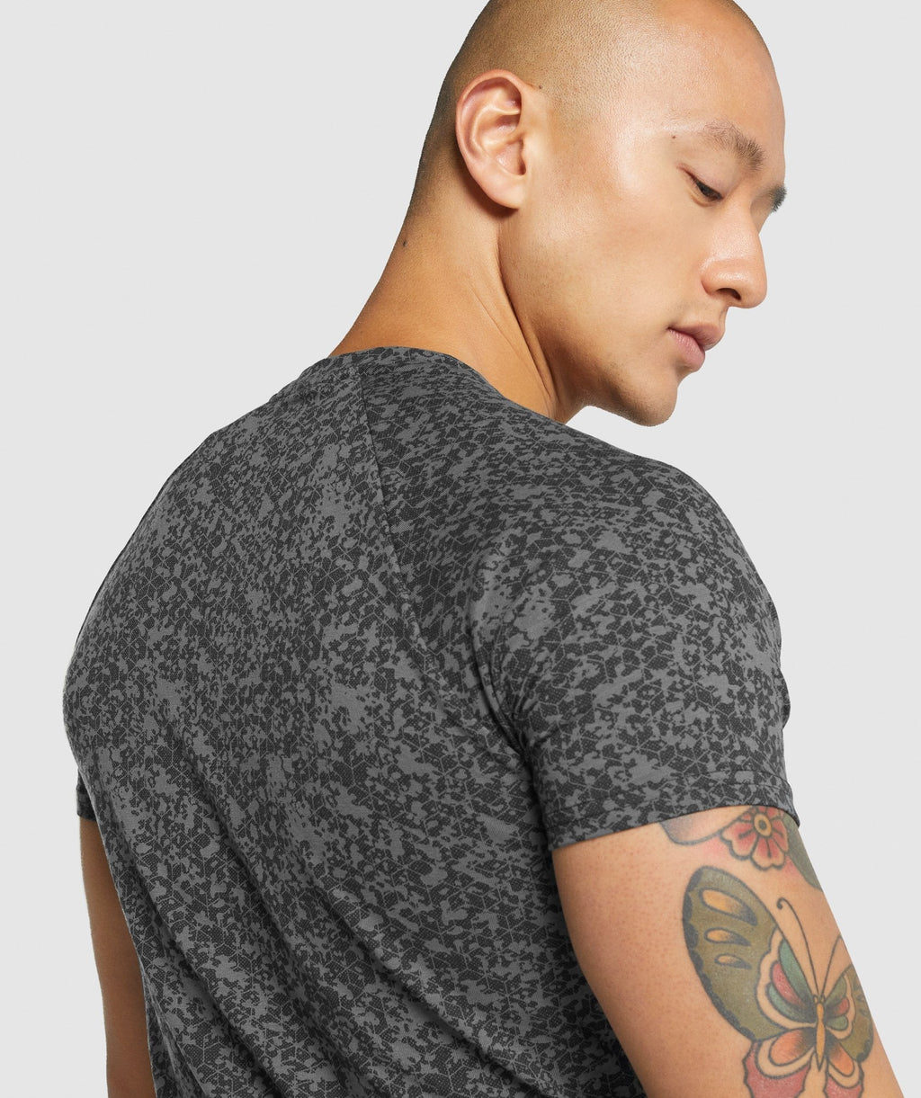 gymshark-critical-muscle-fit-t-shirt-charcoal-print-aw21