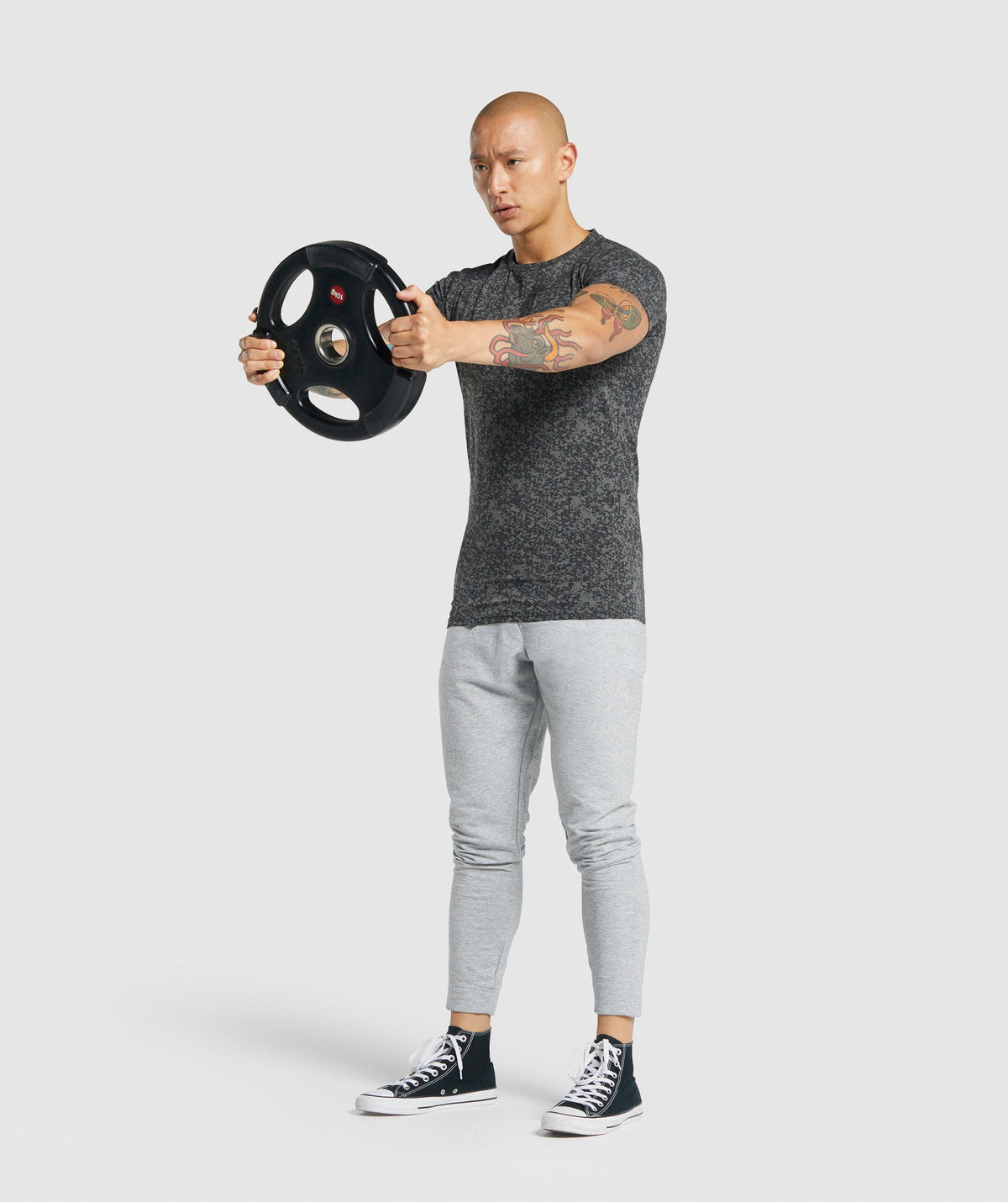 gymshark-critical-muscle-fit-t-shirt-charcoal-print-aw21