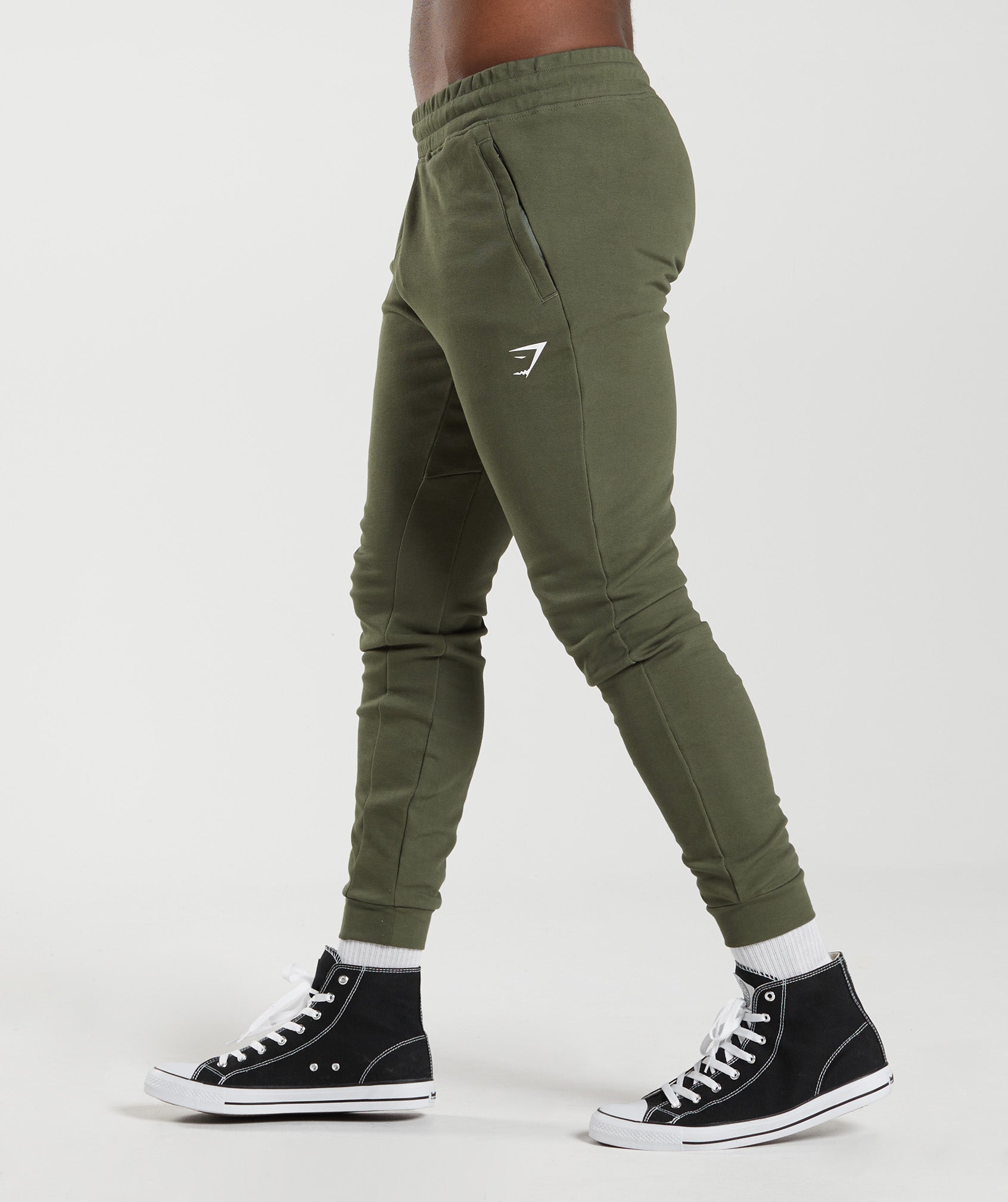gymshark-react-joggers-core-olive-aw22