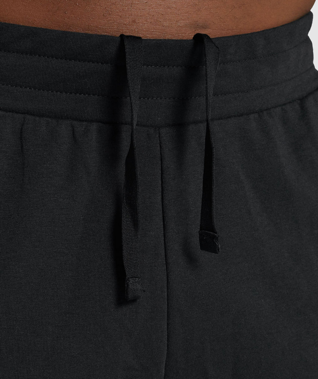 gymshark-critical-9-shorts-black-aw21