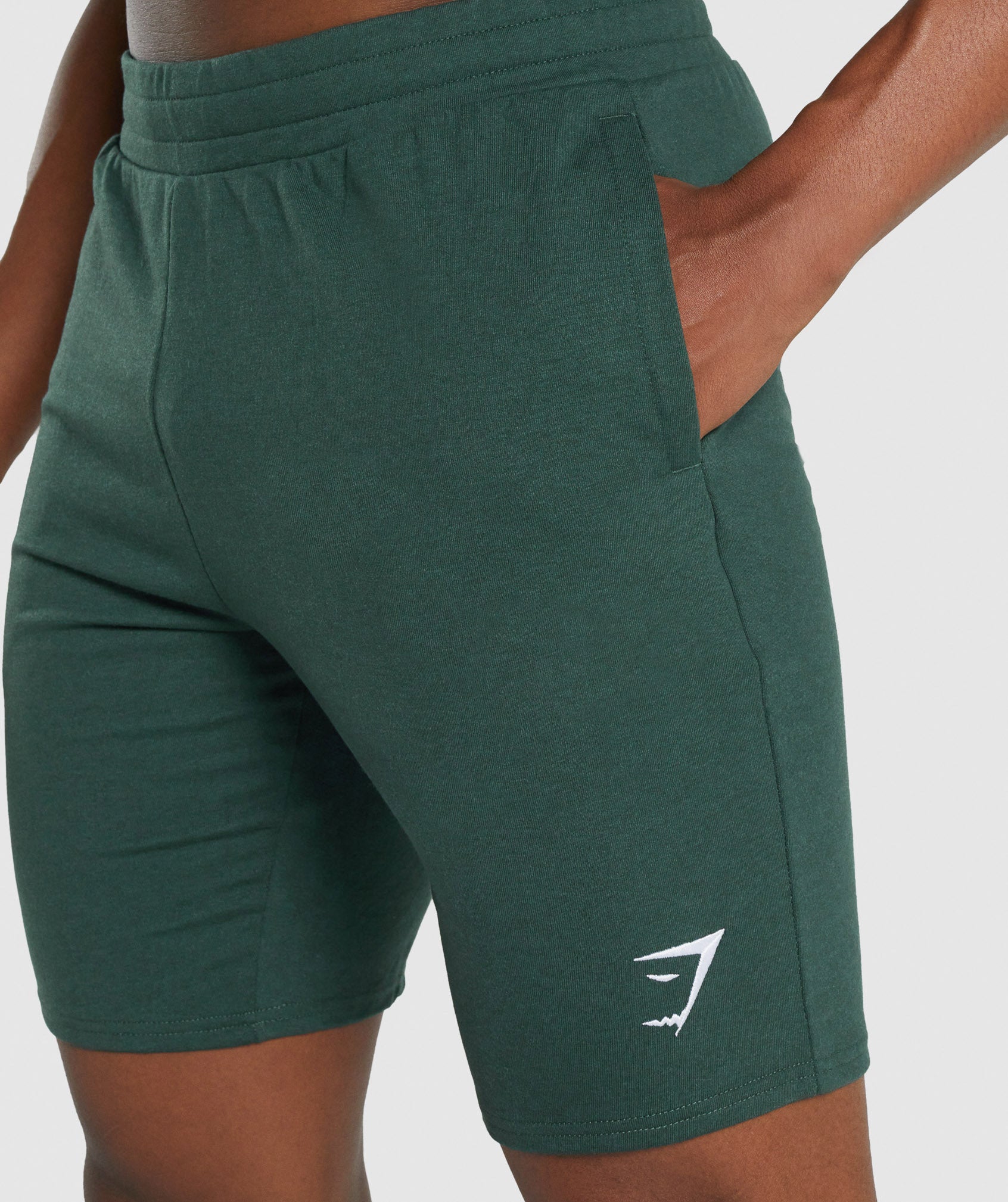 gymshark-critical-9-shorts-dark-green-aw21