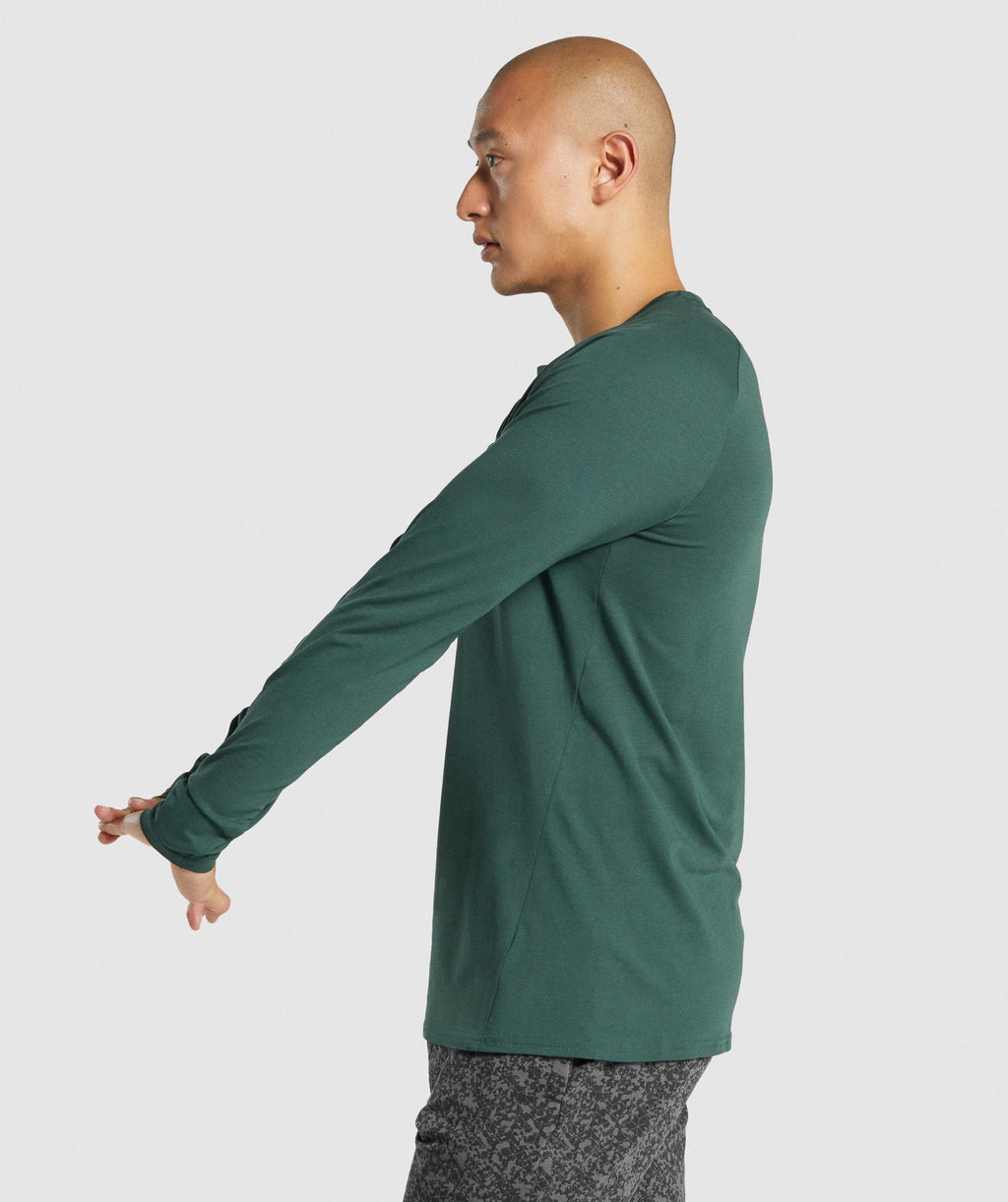 gymshark-critical-long-sleeve-t-shirt-dark-green-aw21