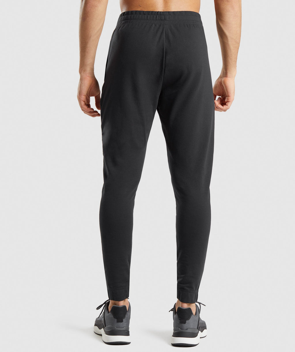 gymshark-critical-joggers-black-aw21