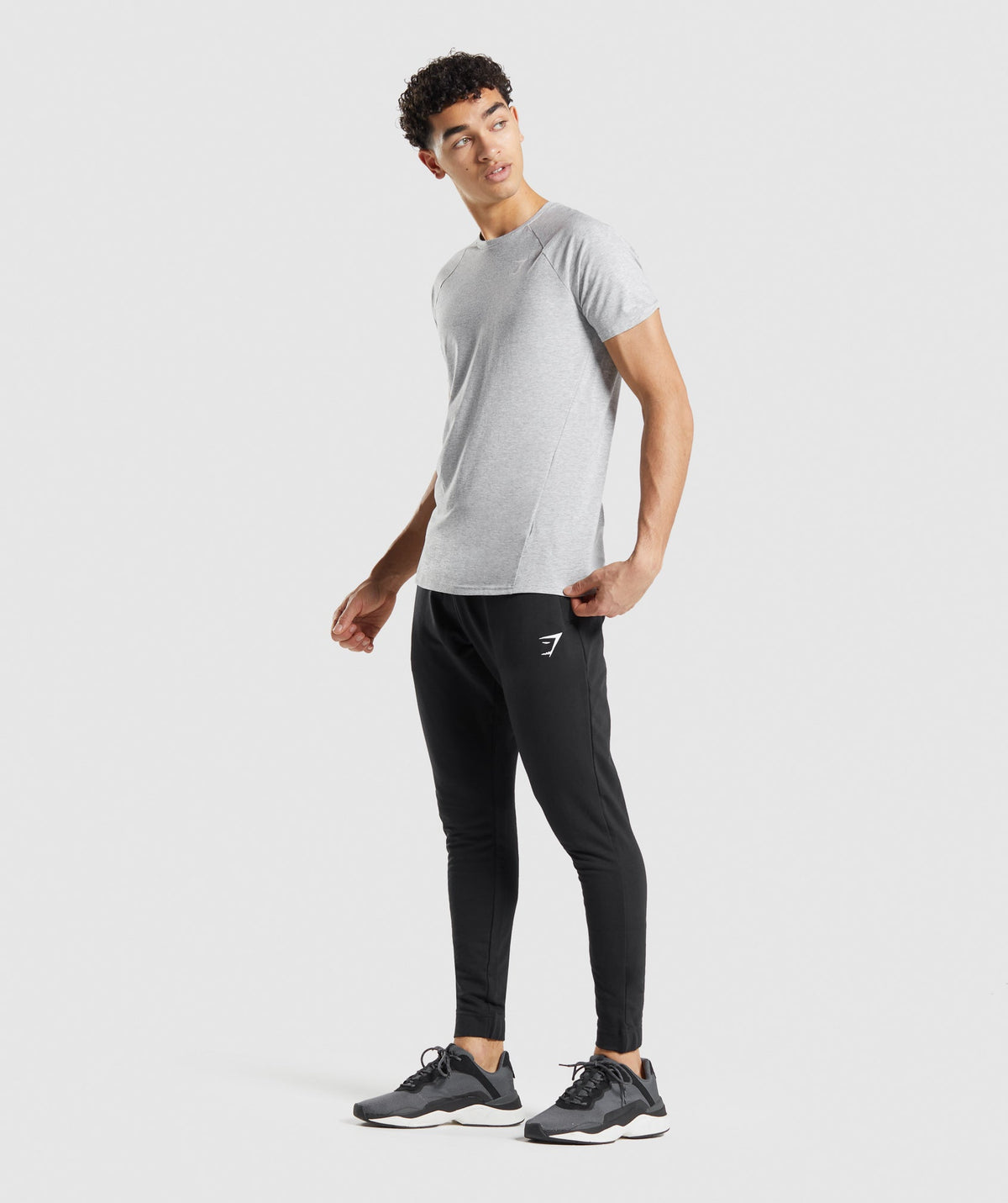 gymshark-critical-joggers-black-aw21