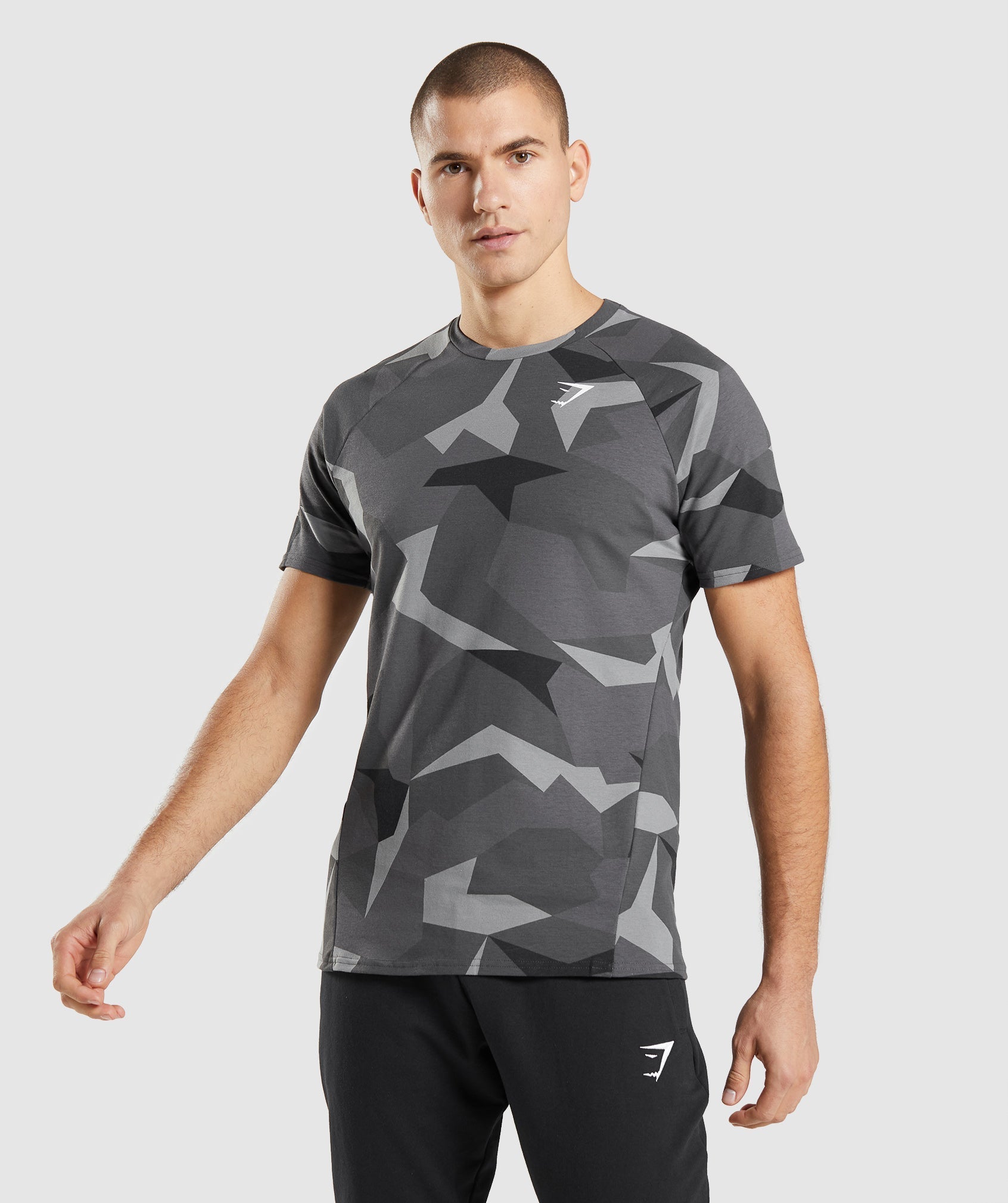 gymshark-critical-t-shirt-black-print-ss22