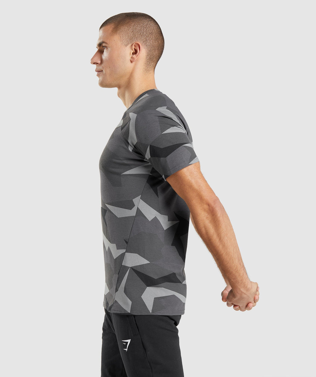 gymshark-critical-t-shirt-black-print-ss22