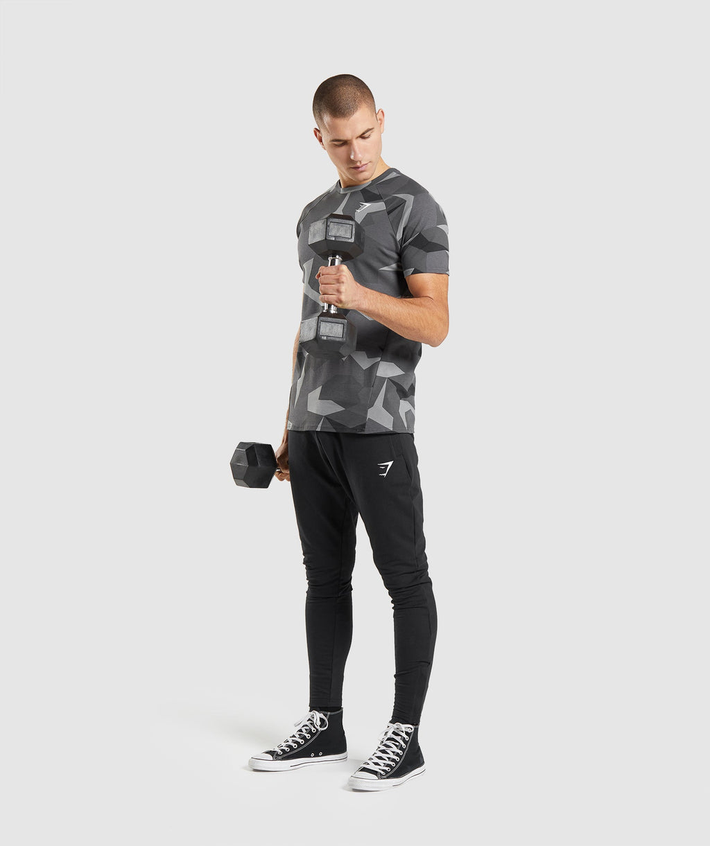 gymshark-critical-t-shirt-black-print-ss22