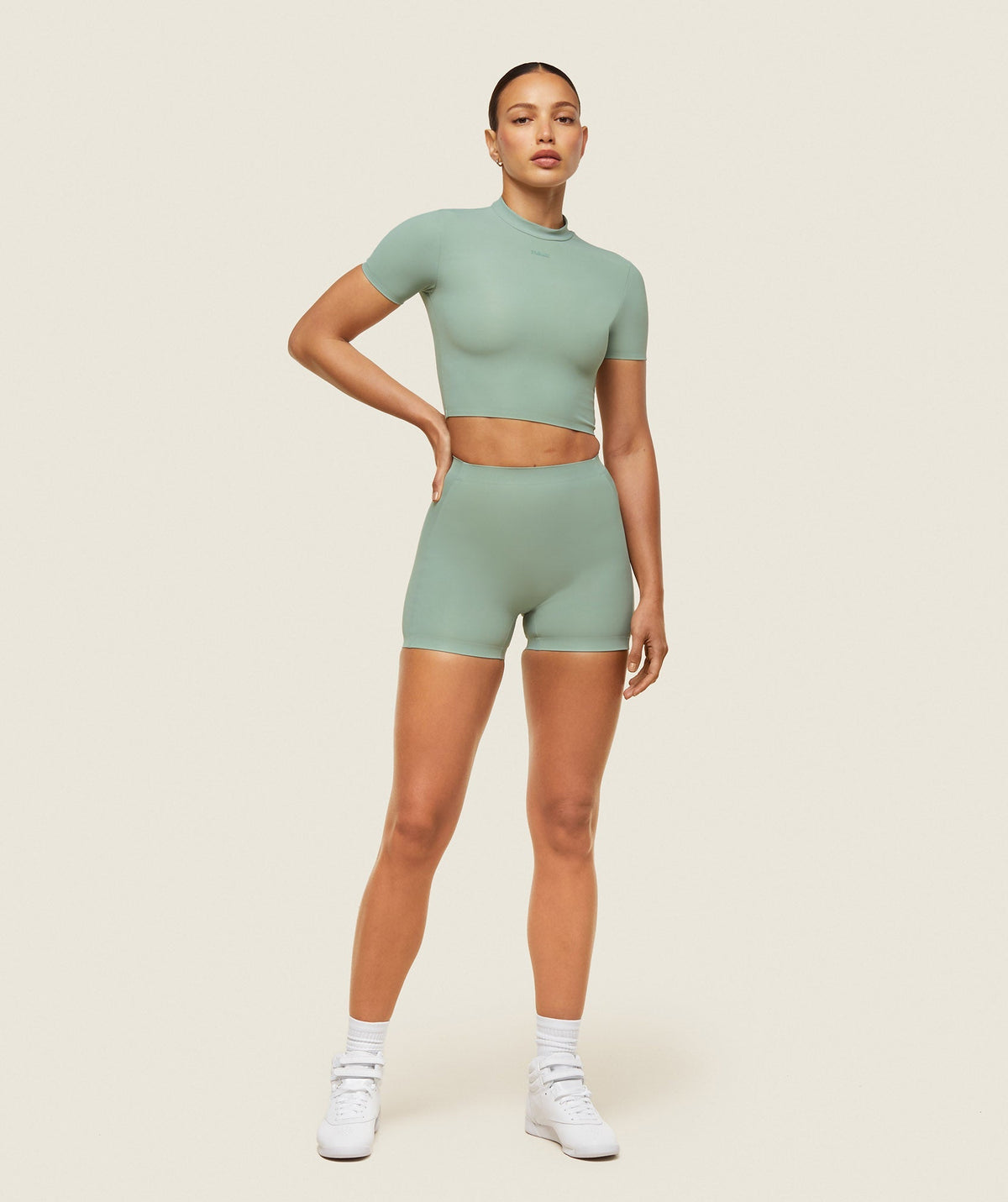 gymshark-everywear-cropped-active-top-dollar-green-ss24