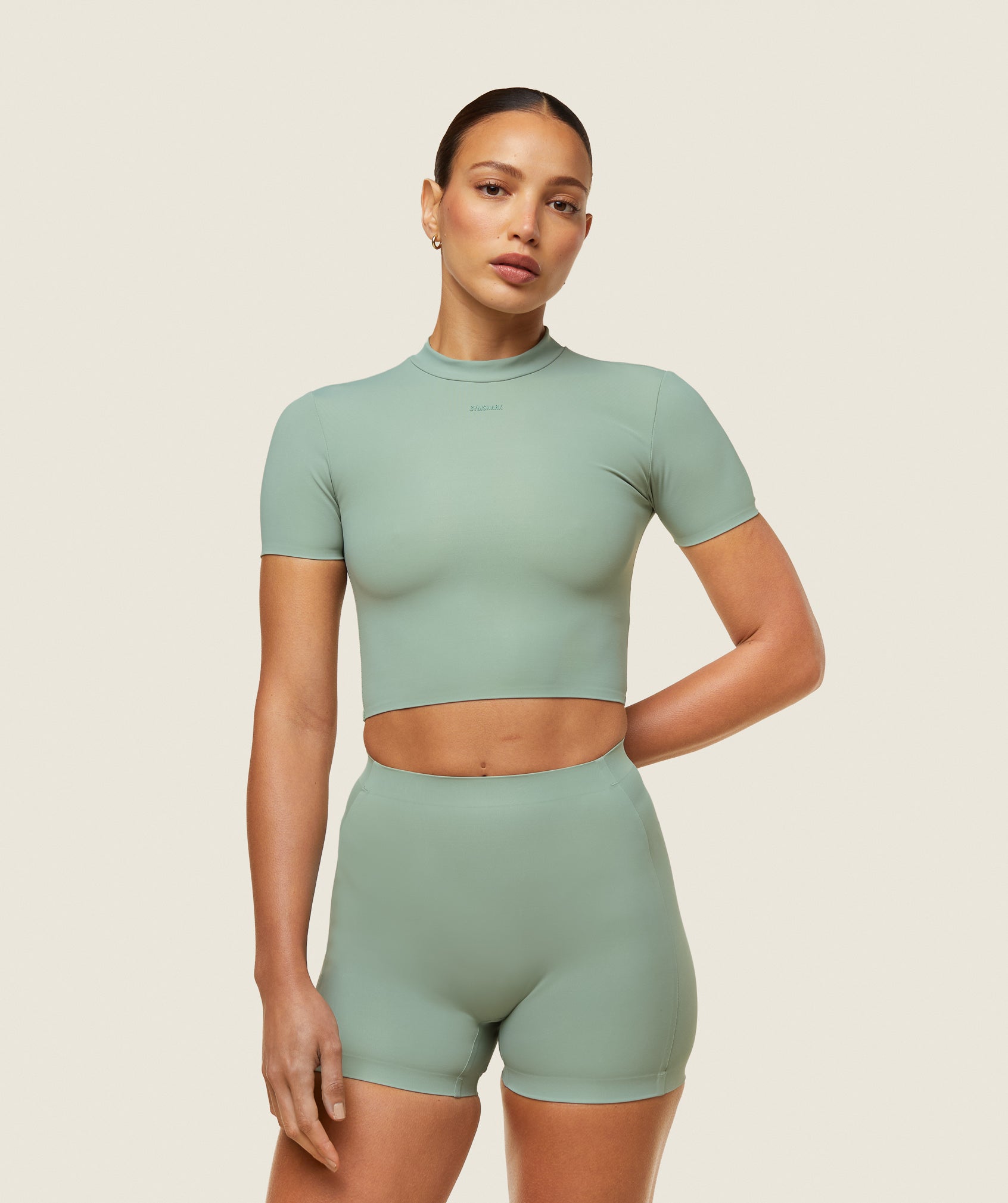 gymshark-everywear-cropped-active-top-dollar-green-ss24