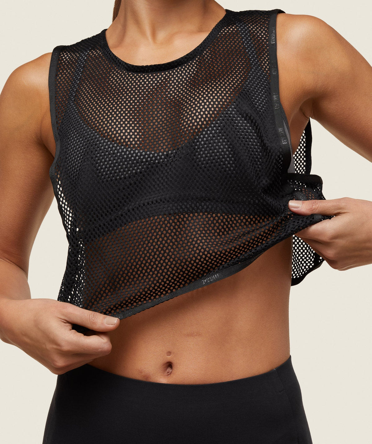 gymshark-everywear-cropped-mesh-tank-black-ss24