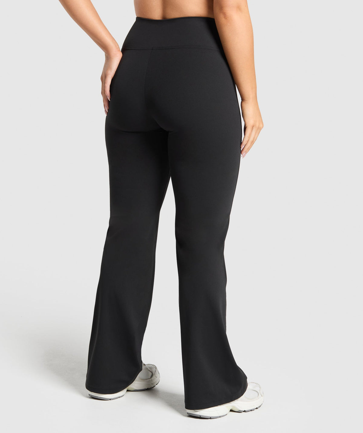 gymshark-crossover-flared-short-leggings-leggings-black-ss25