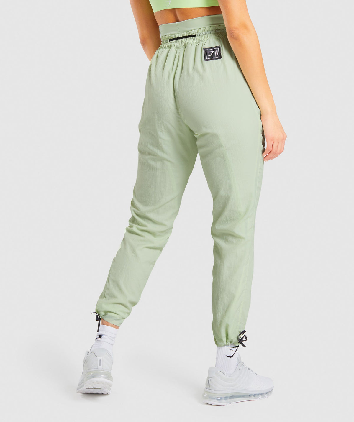 gymshark-cty-joggers-light-green