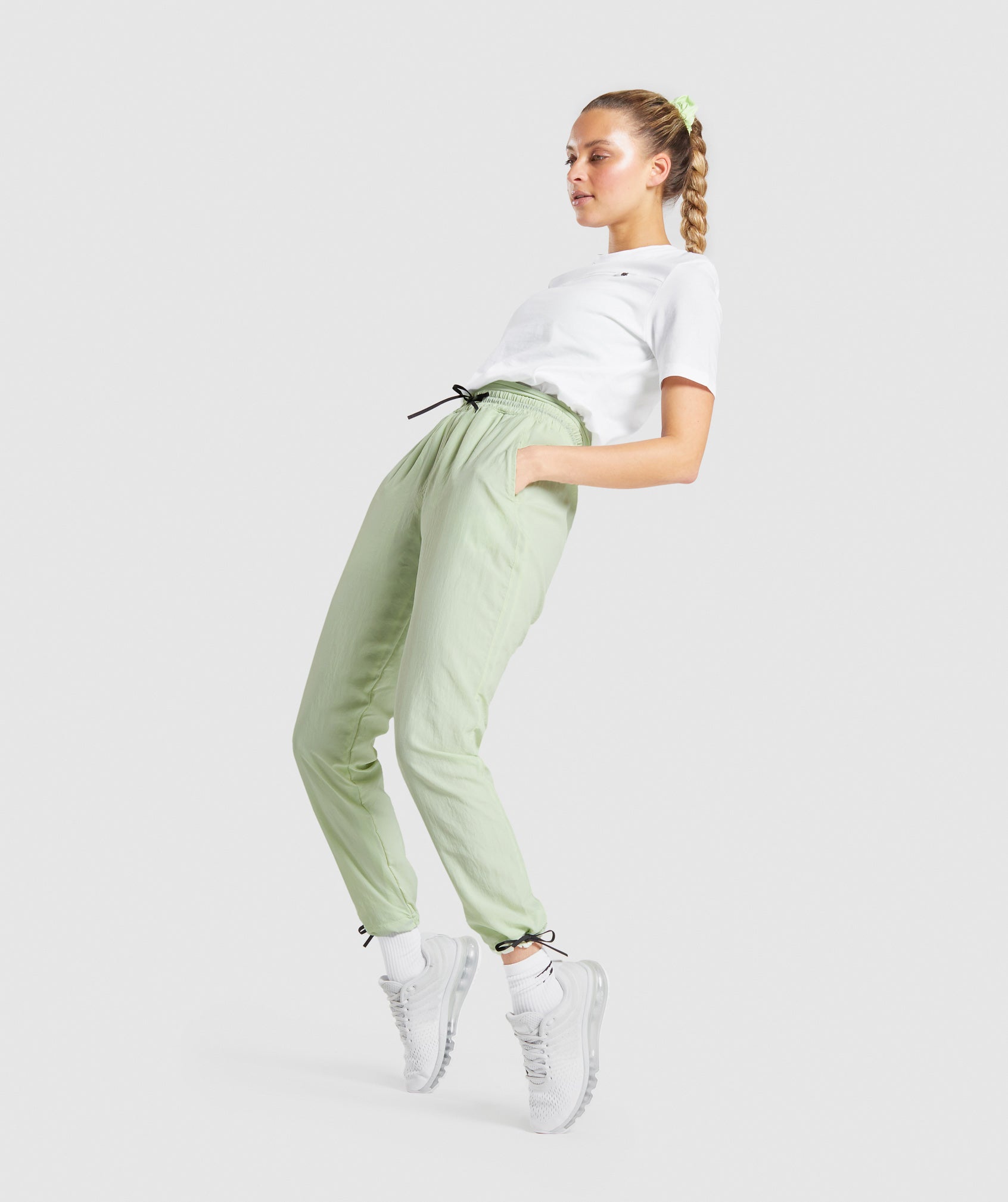 gymshark-cty-joggers-light-green