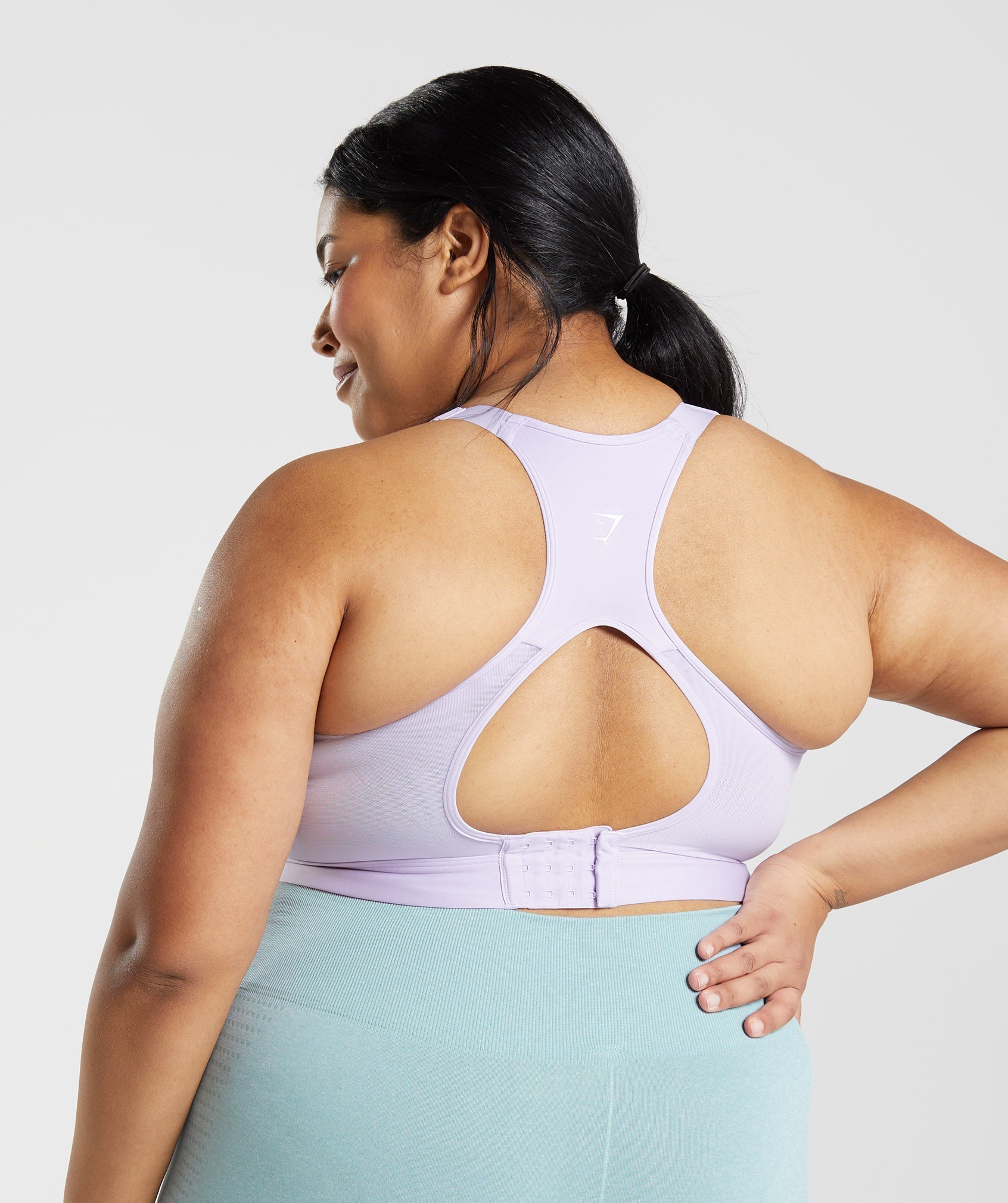 gymshark-cut-out-back-high-support-sports-bra-soft-lilac-aw22