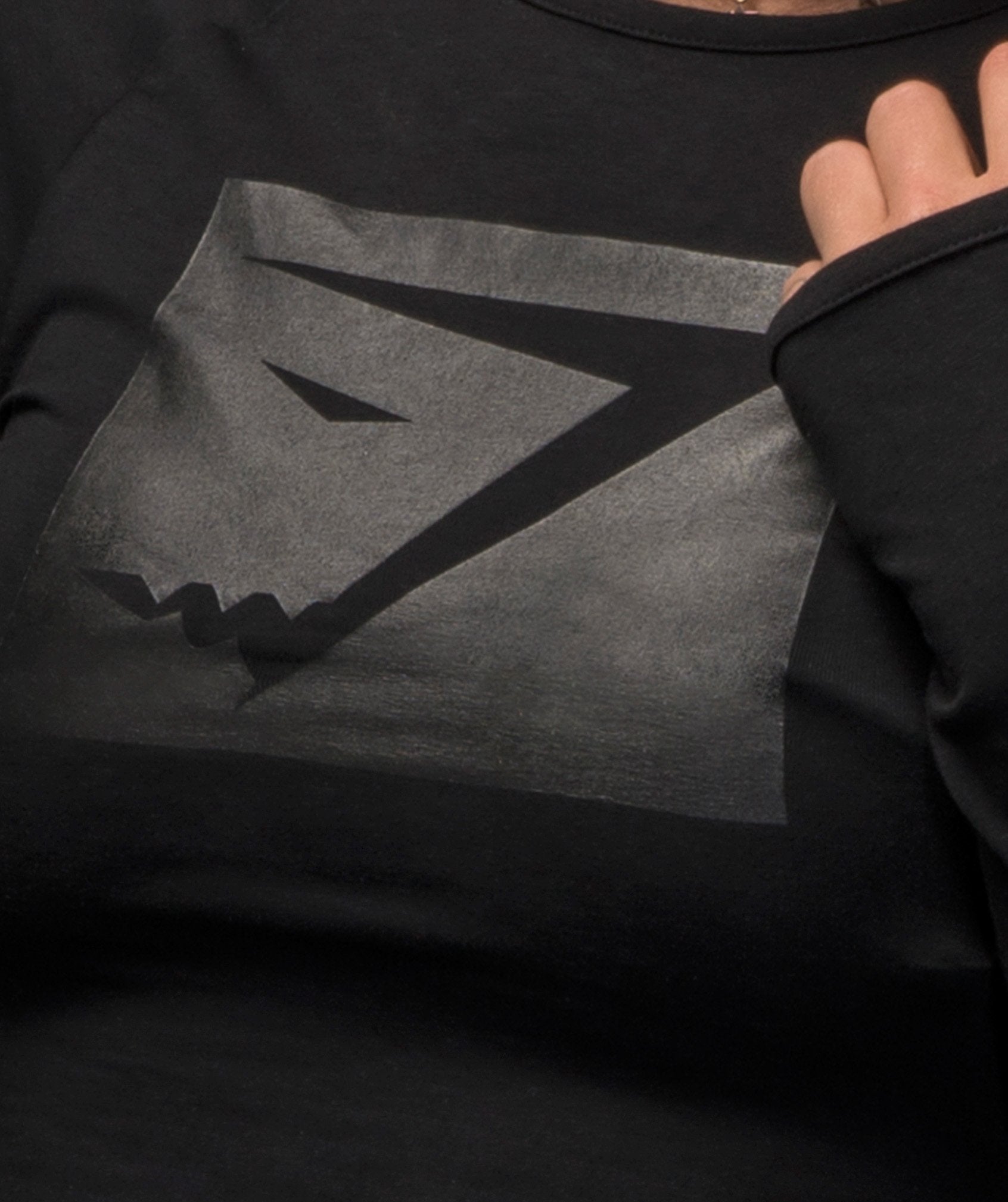 gymshark-blackout-long-sleeve-ribbon-crop-top-black