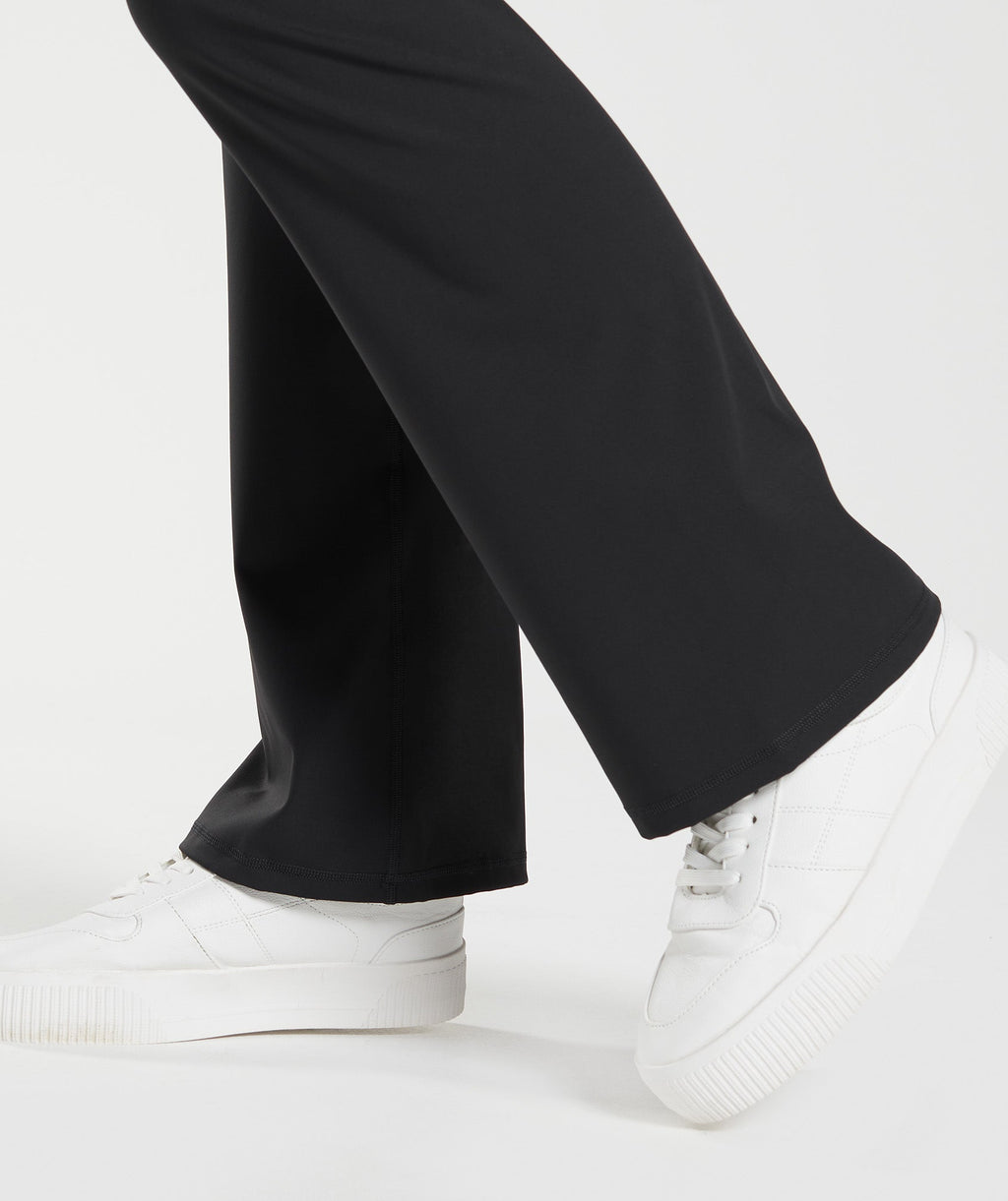 gymshark-elevate-flared-leggings-black-aw22