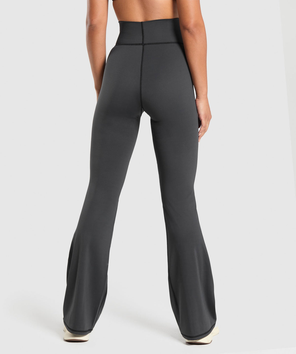 gymshark-elevate-flared-leggings-2-0-black-aw24