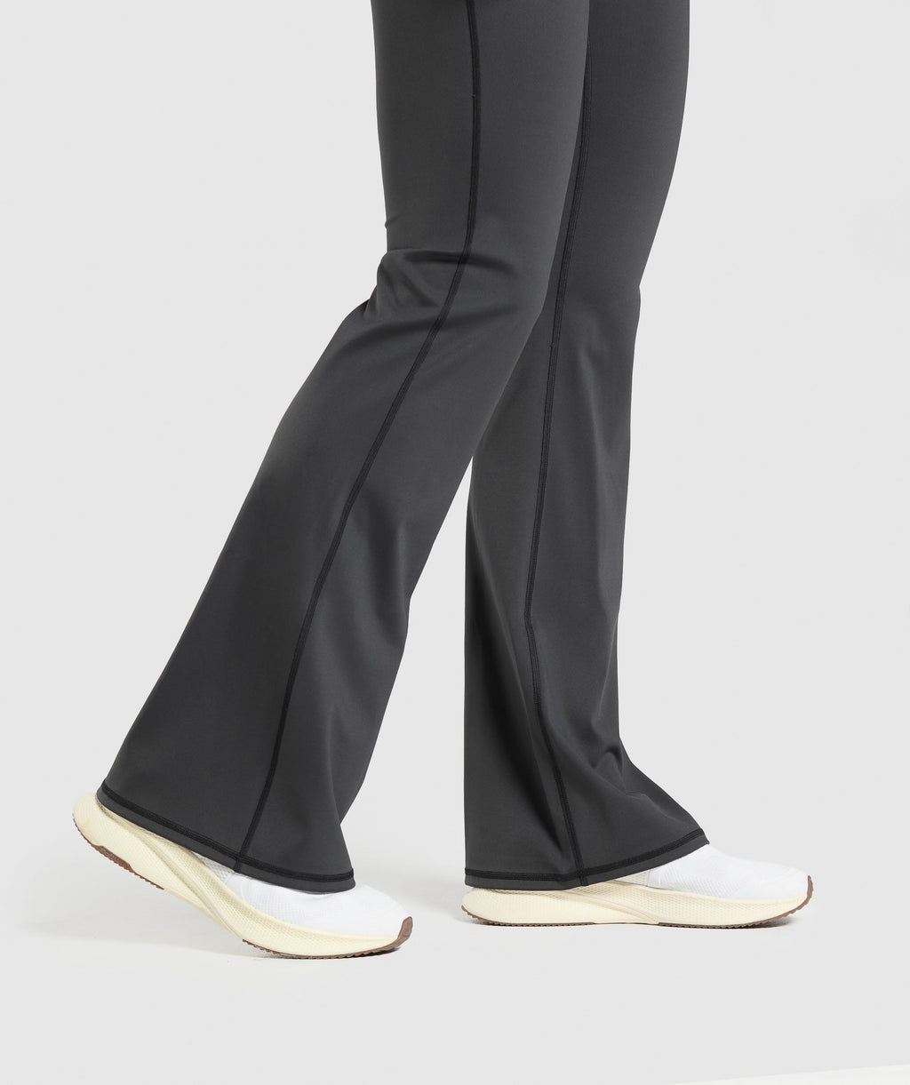 gymshark-elevate-flared-leggings-2-0-black-aw24