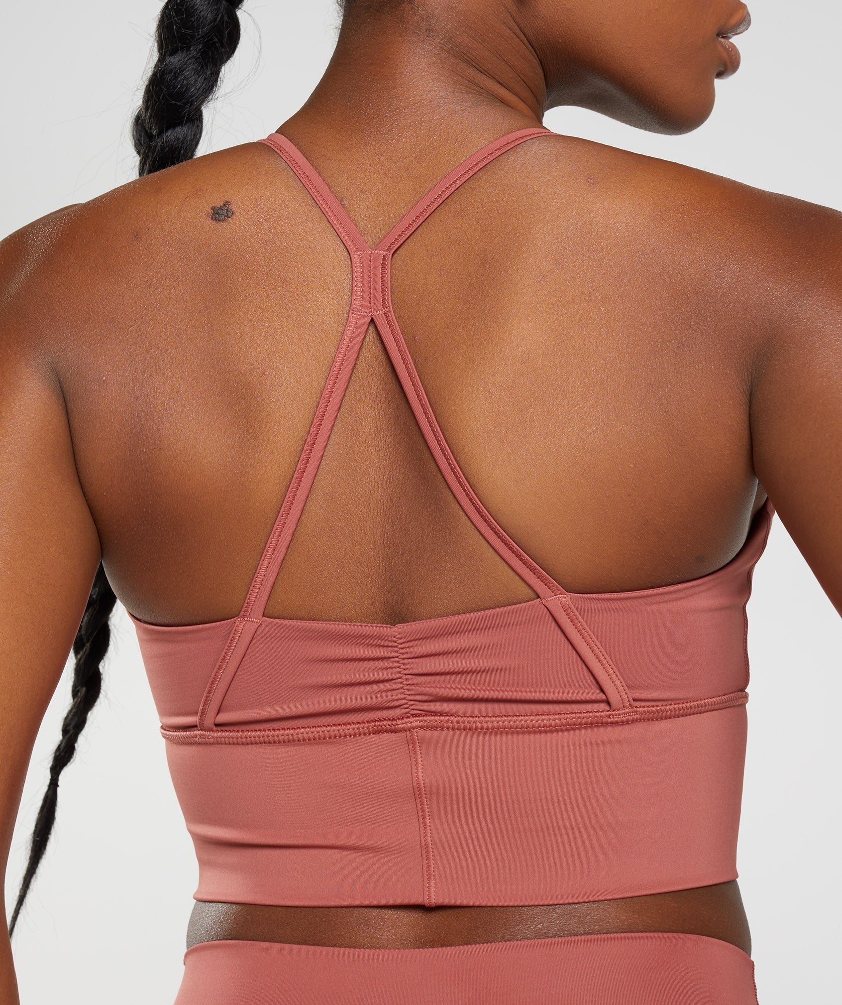 gymshark-elevate-longline-sports-bra-rose-brown-aw22