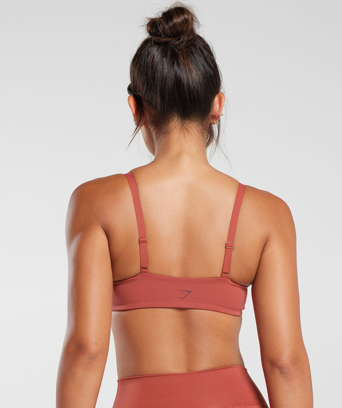 gymshark-elevate-twist-front-bralette-rust-red-aw23